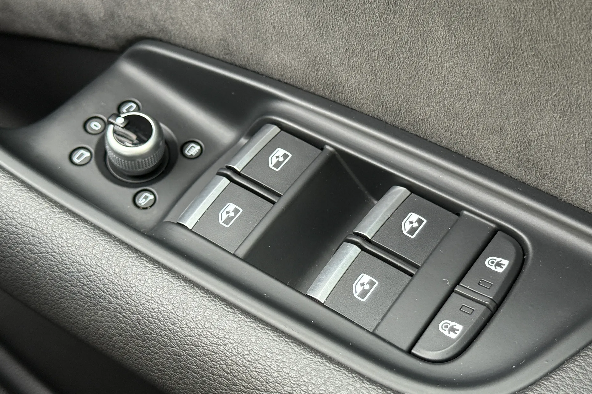 Audi Q7 thumbnail image number 19