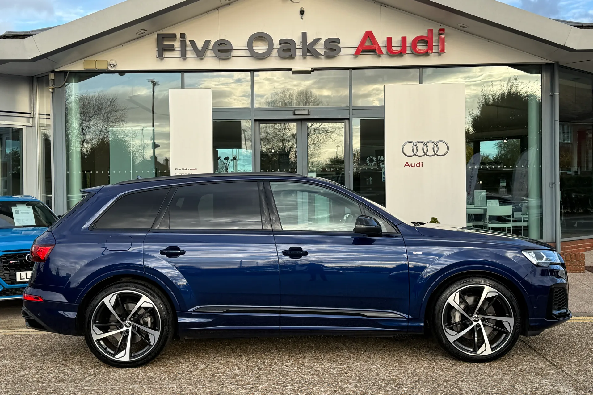 Audi Q7 thumbnail image number 2