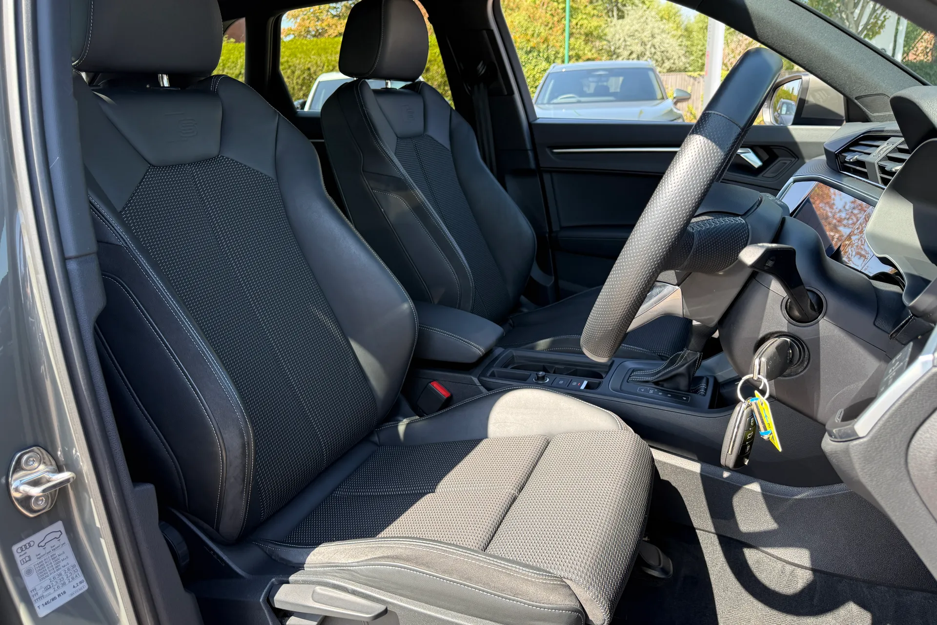 Audi Q3 thumbnail image number 29