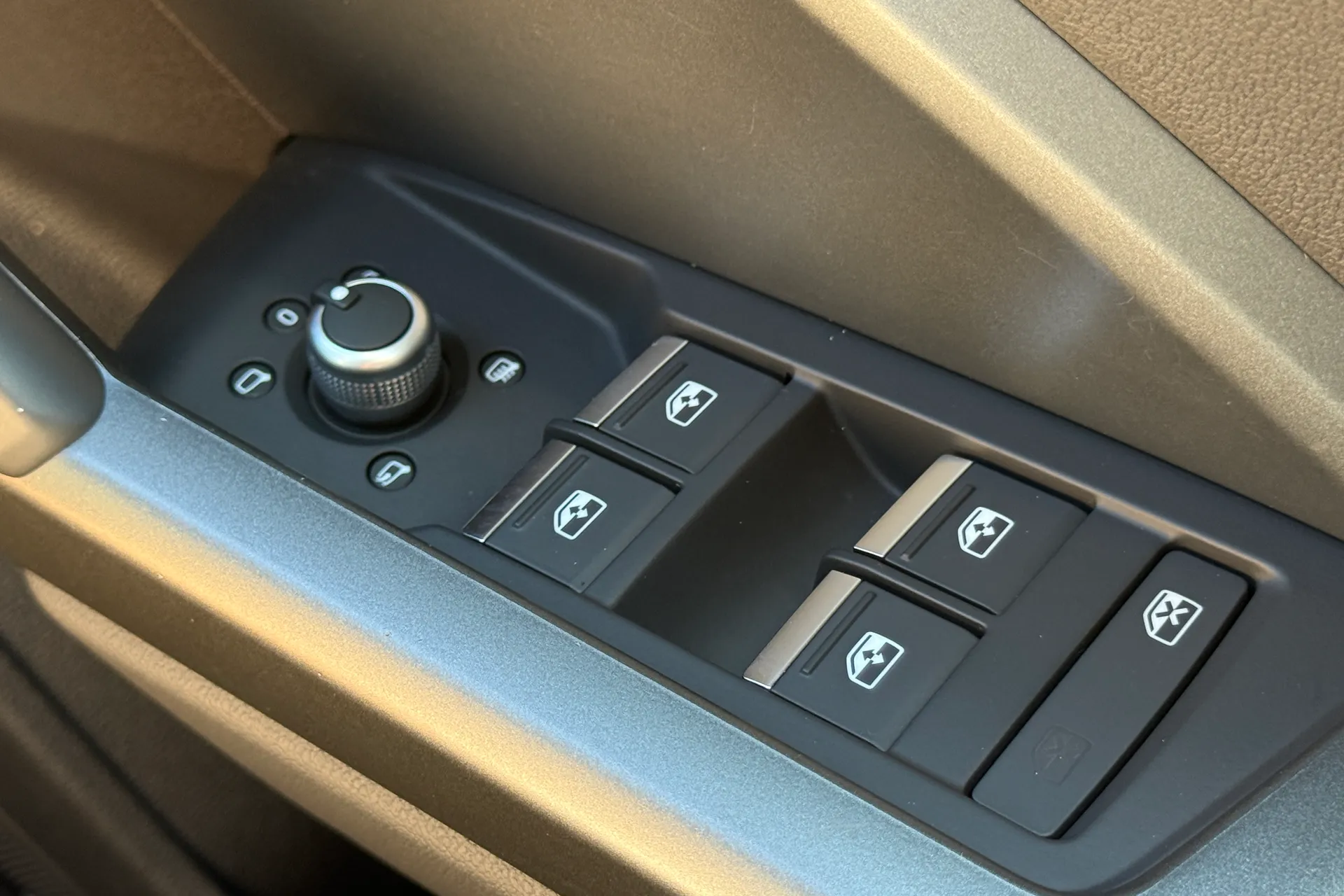 Audi Q3 thumbnail image number 21