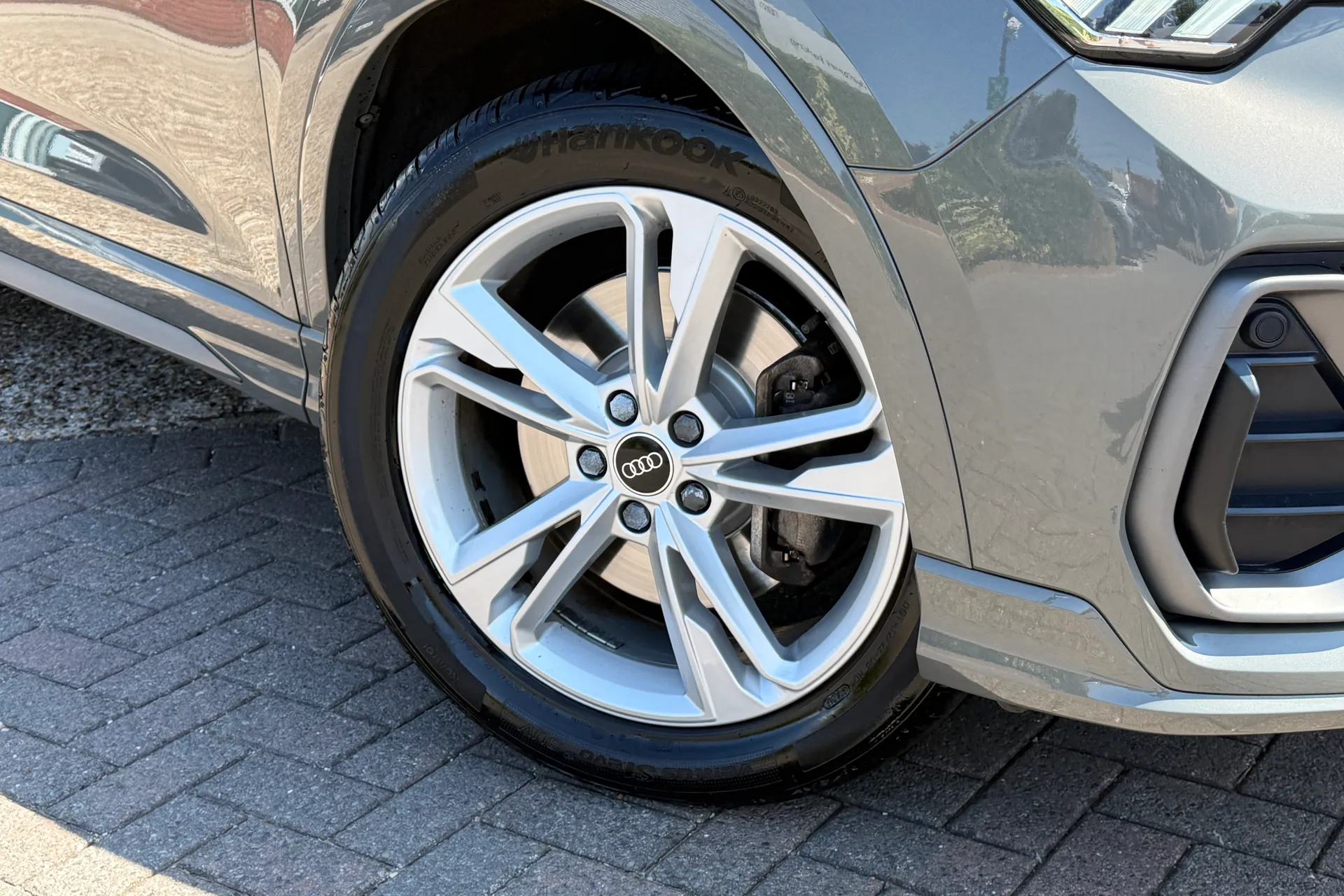 Audi Q3 thumbnail image number 8