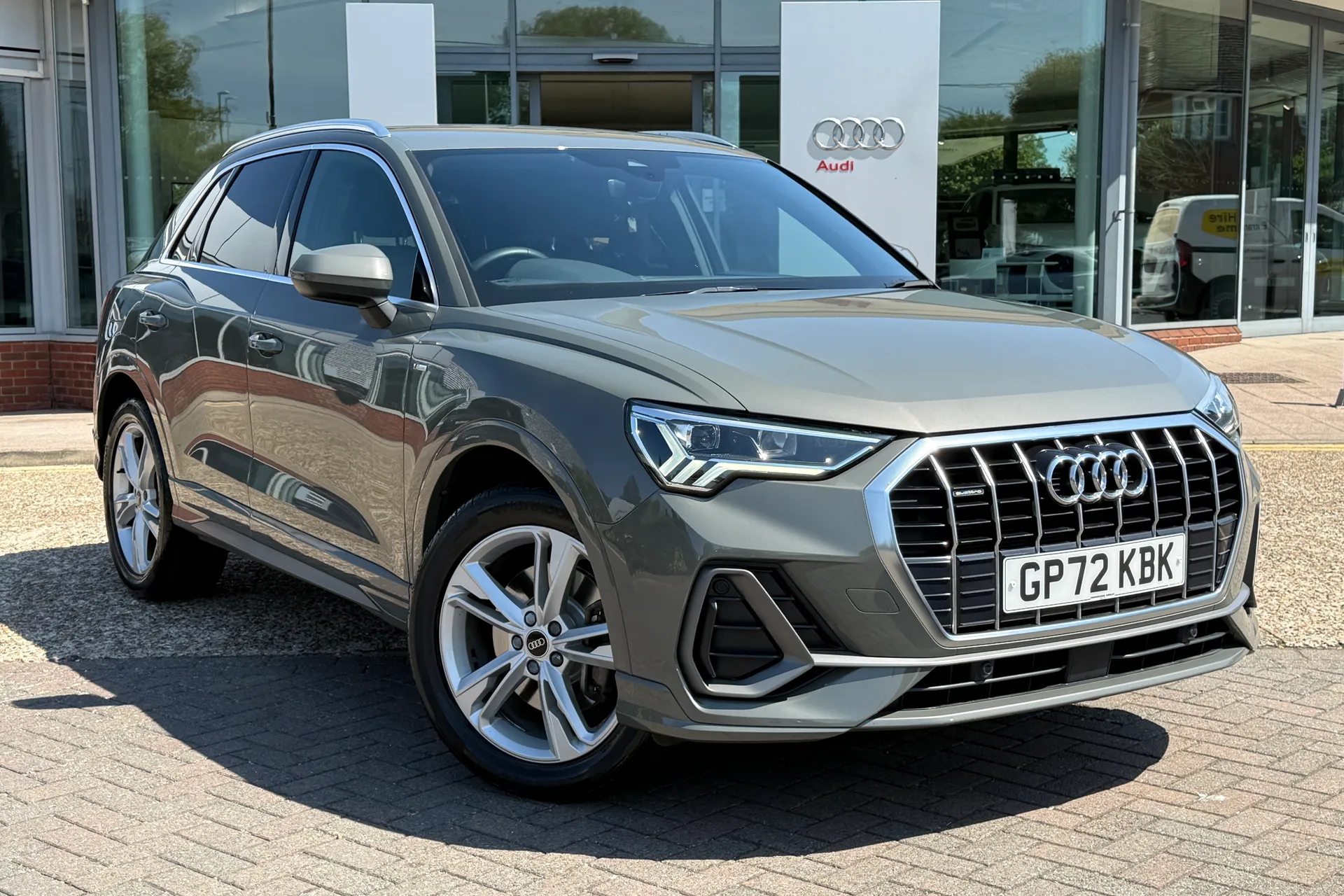 Audi Q3 thumbnail image number 26
