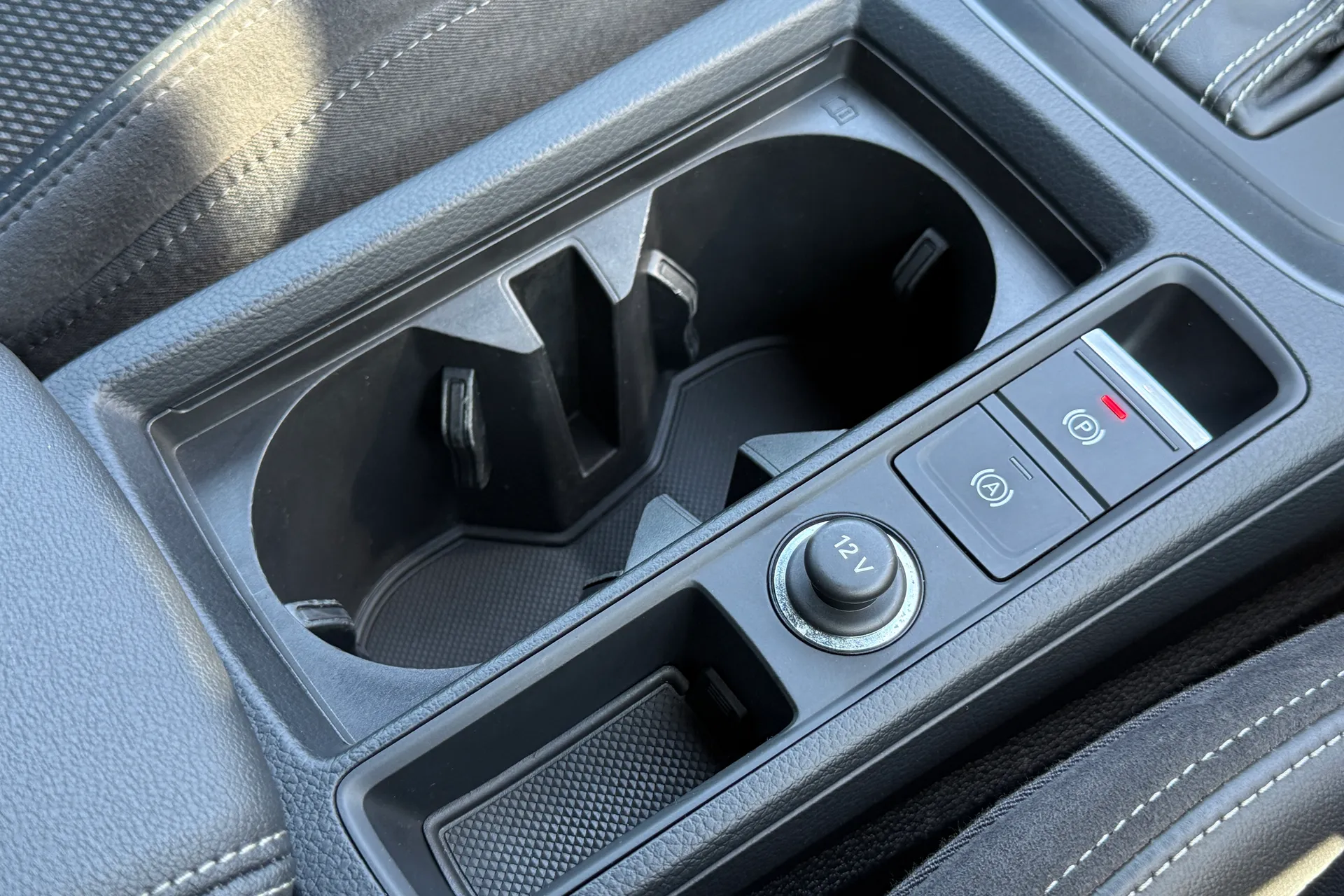 Audi Q3 thumbnail image number 43