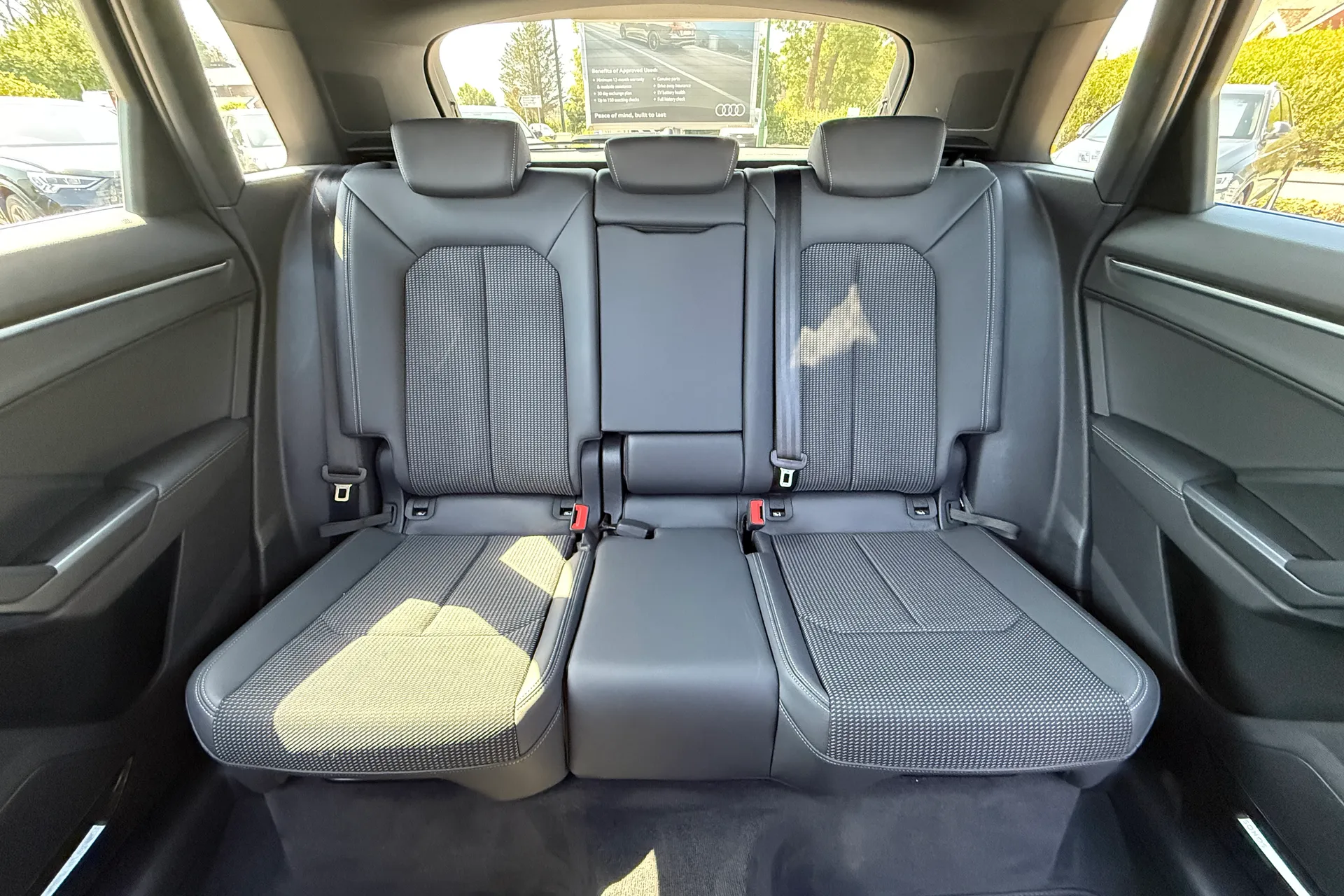 Audi Q3 thumbnail image number 40