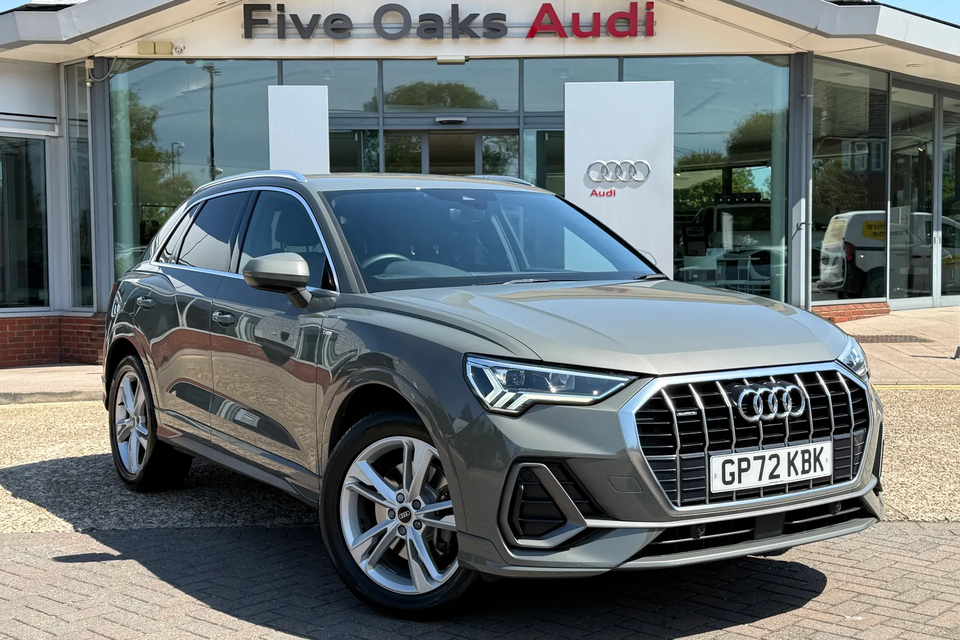 Audi Q3 focused image