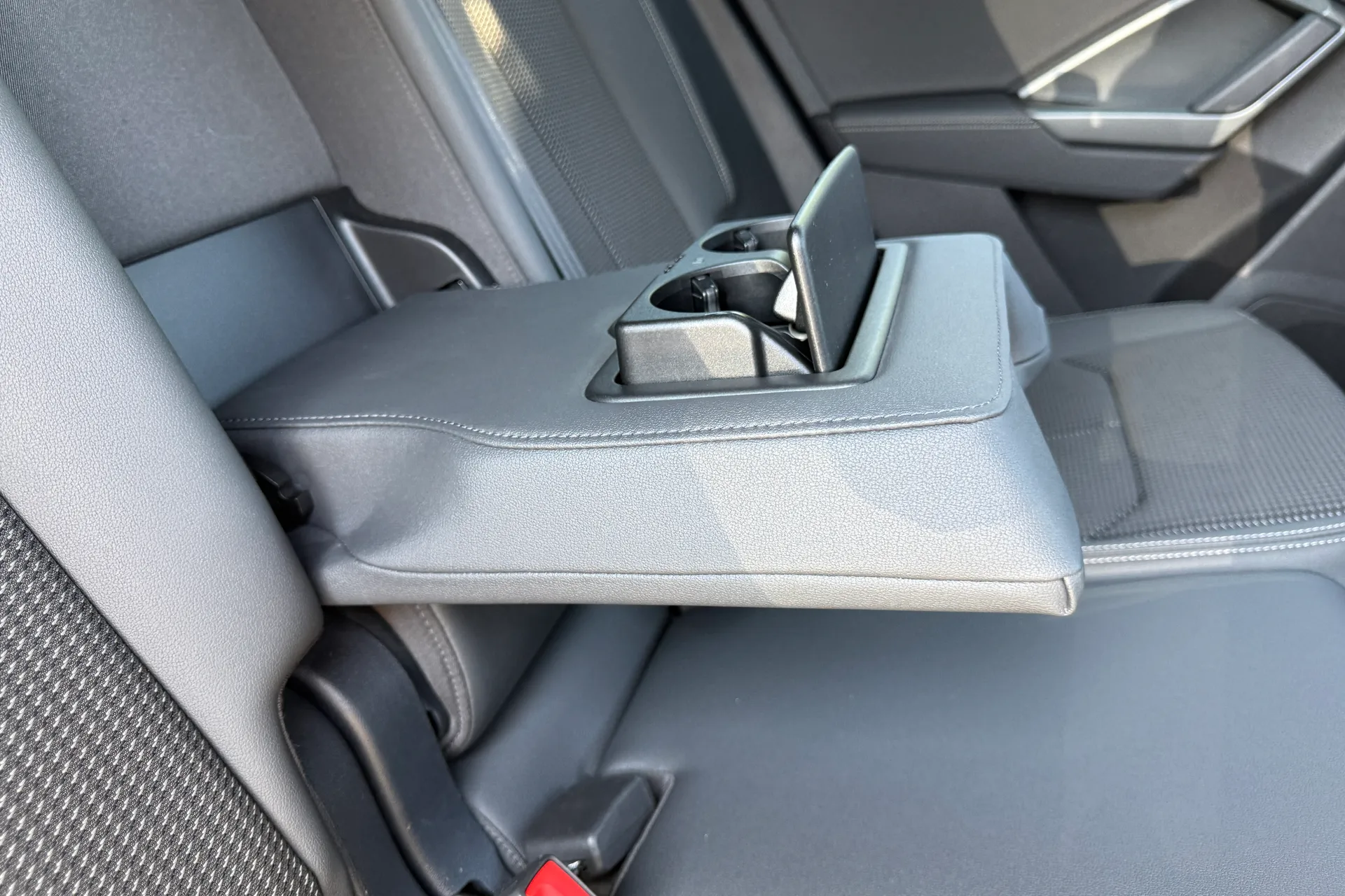 Audi Q3 thumbnail image number 48