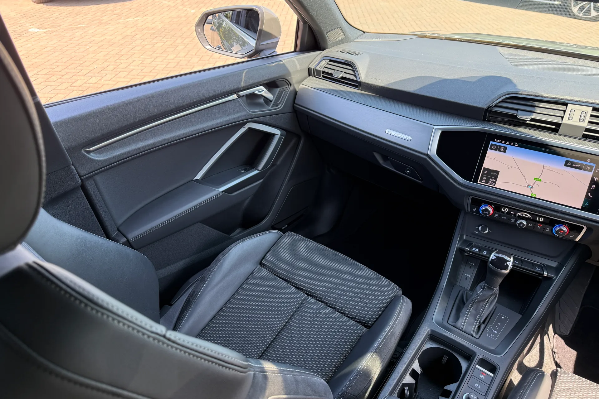 Audi Q3 thumbnail image number 41