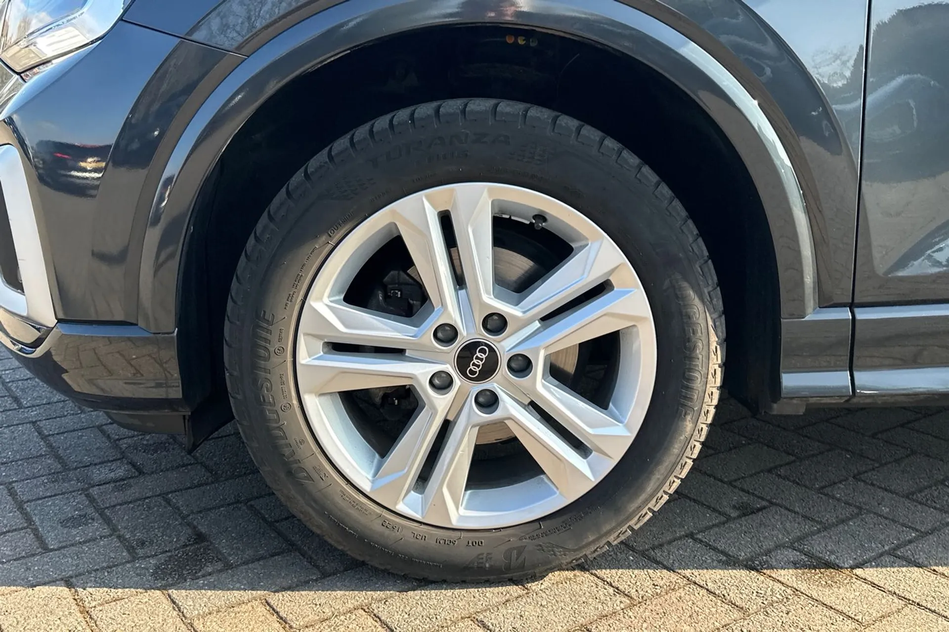 Audi Q2 thumbnail image number 9