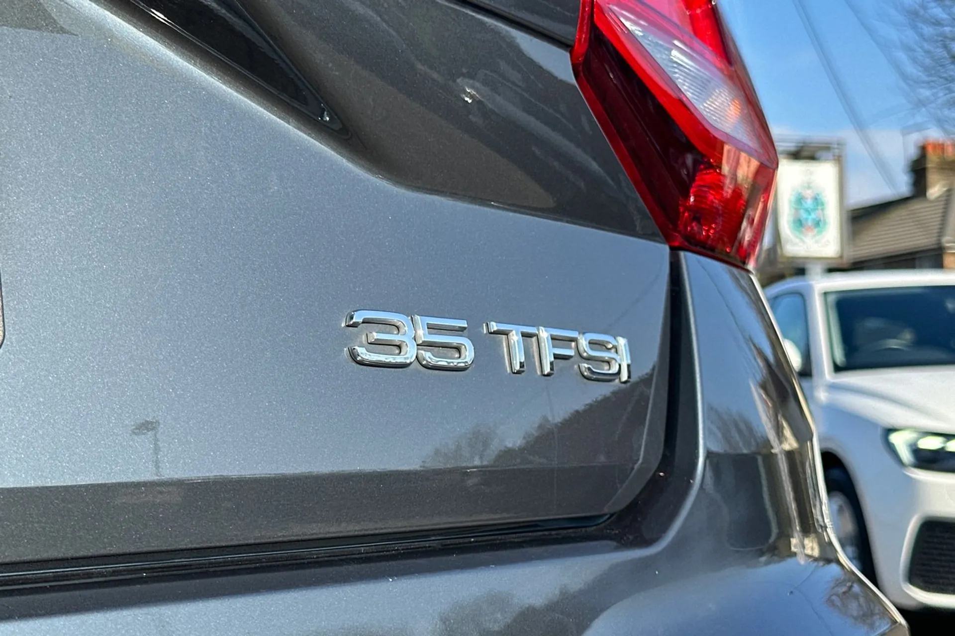 Audi Q2 thumbnail image number 15