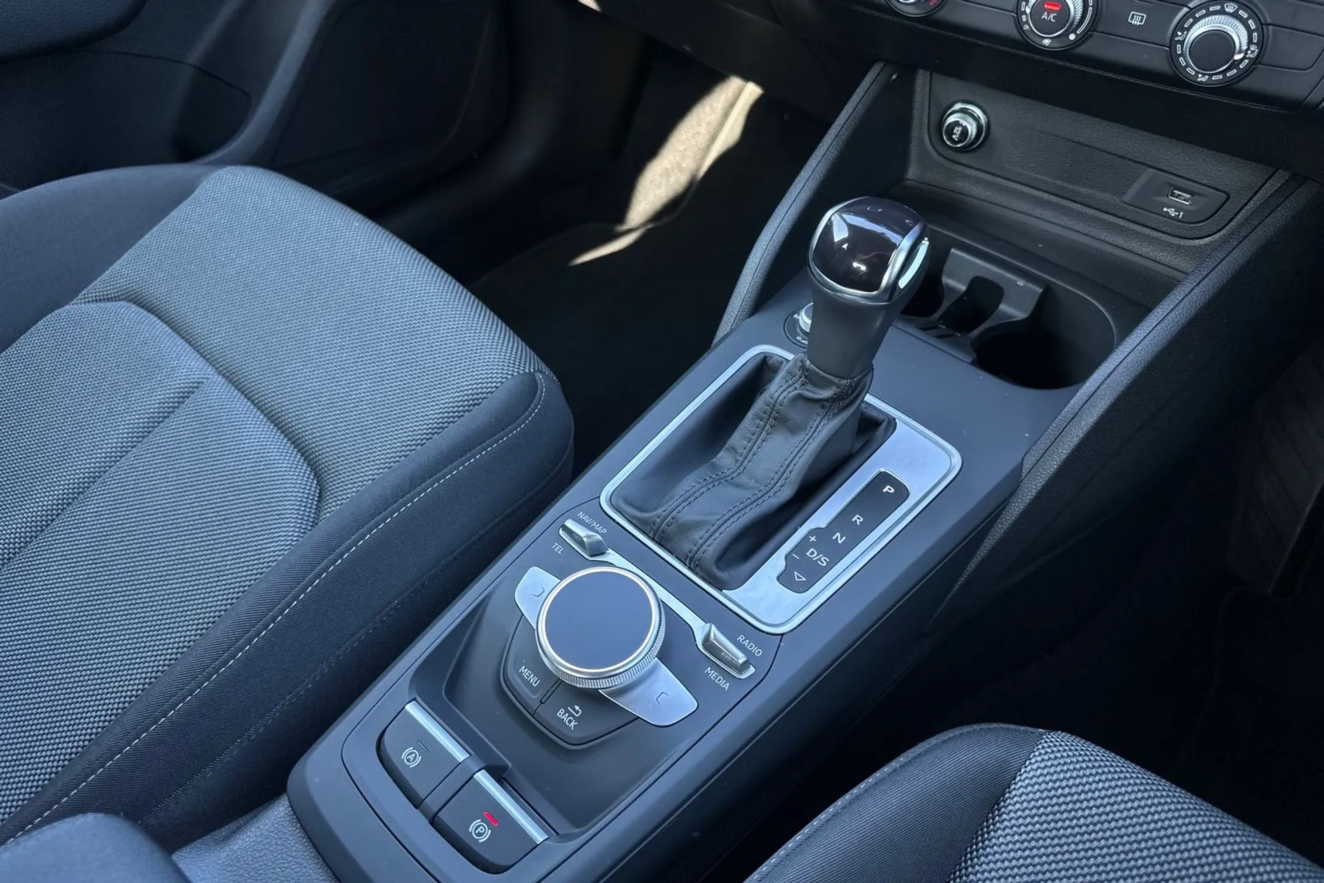 Audi Q2 thumbnail image number 41
