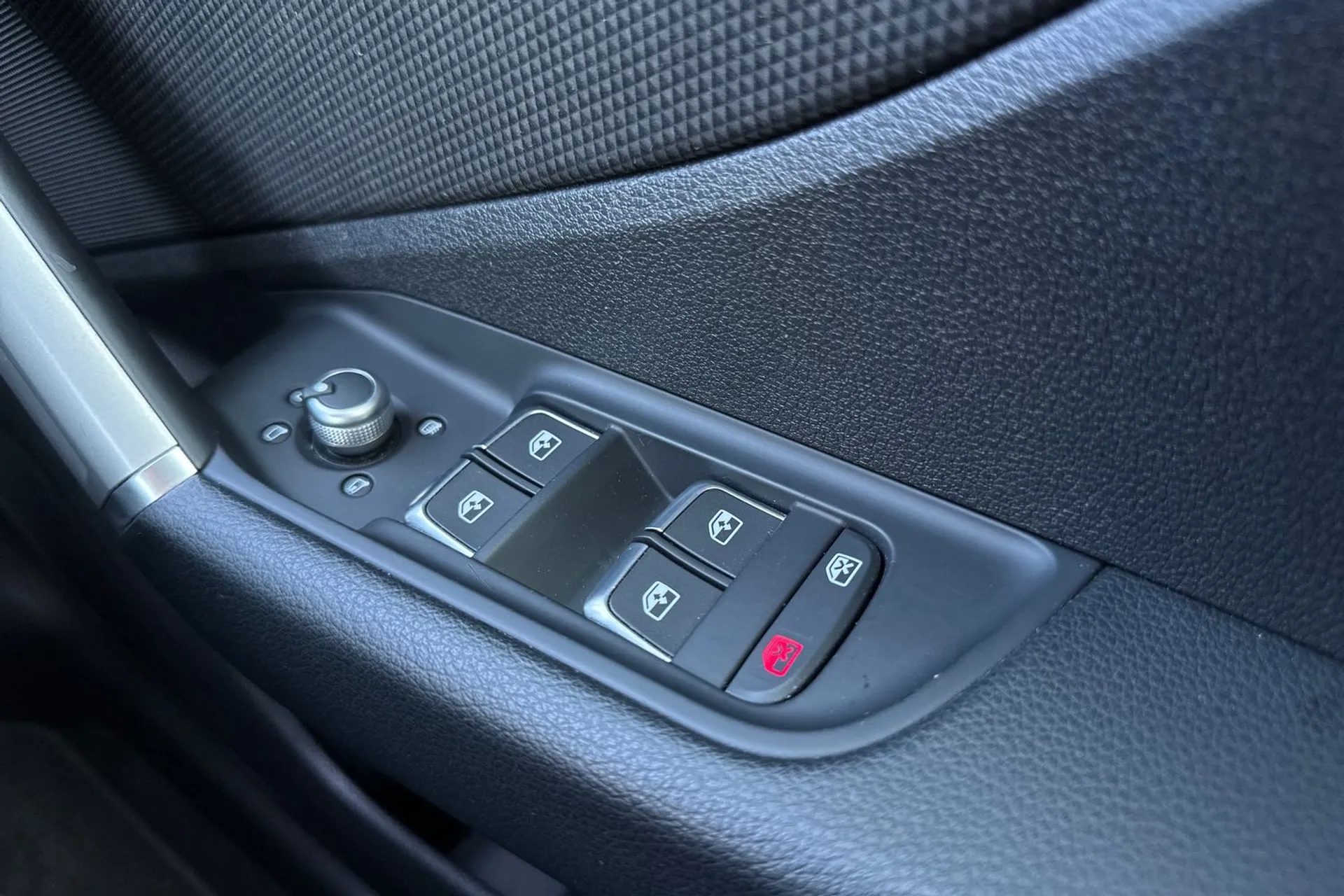Audi Q2 thumbnail image number 40