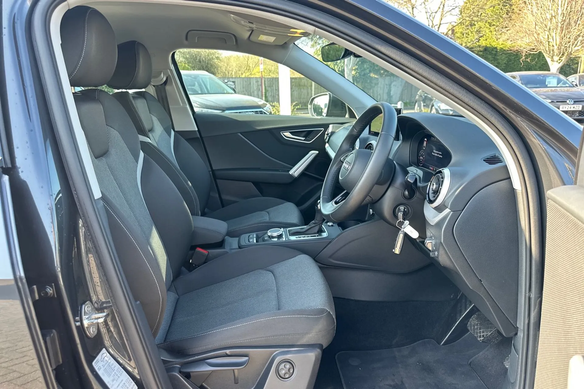 Audi Q2 thumbnail image number 28