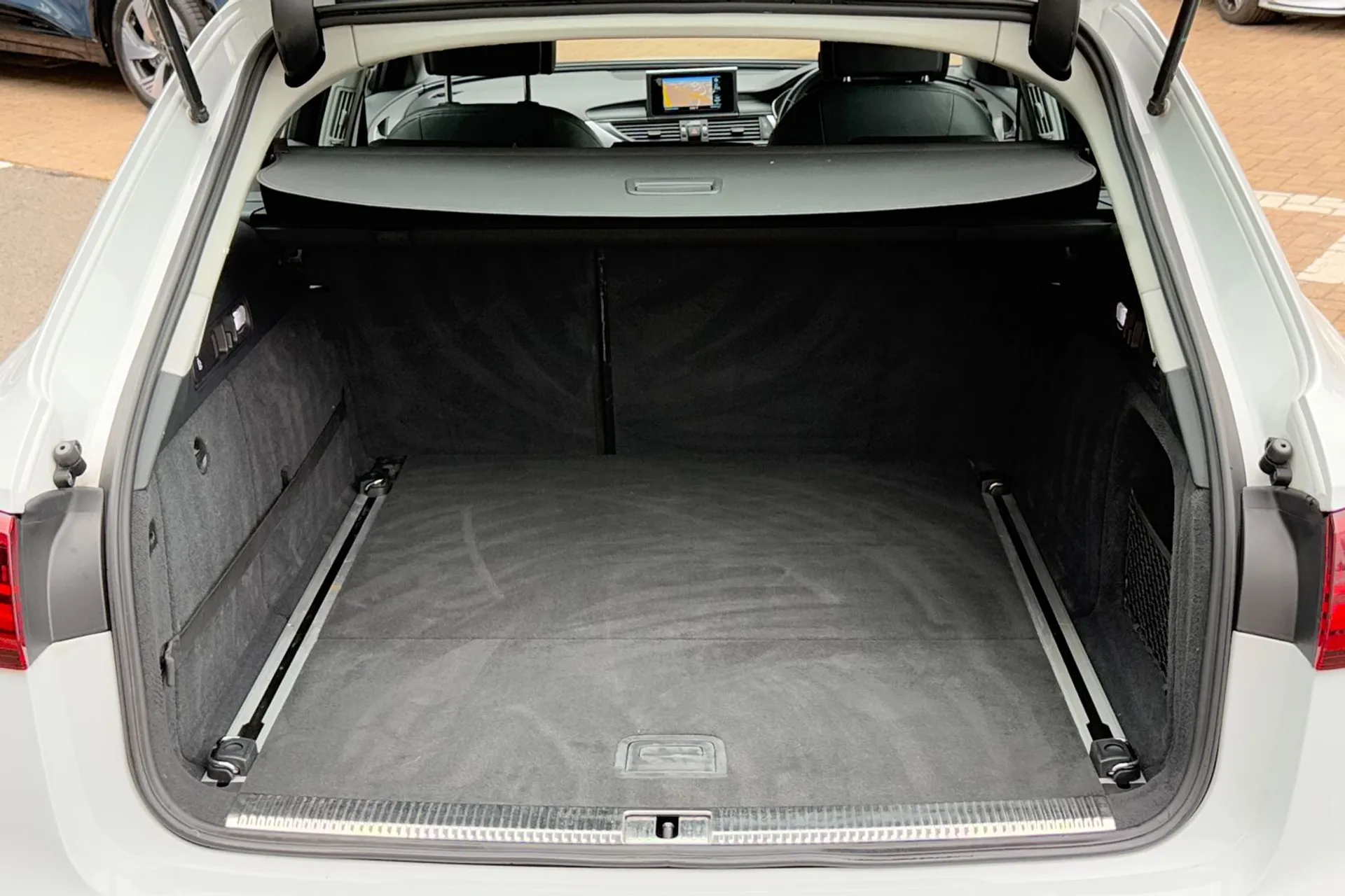 Audi A6 thumbnail image number 19