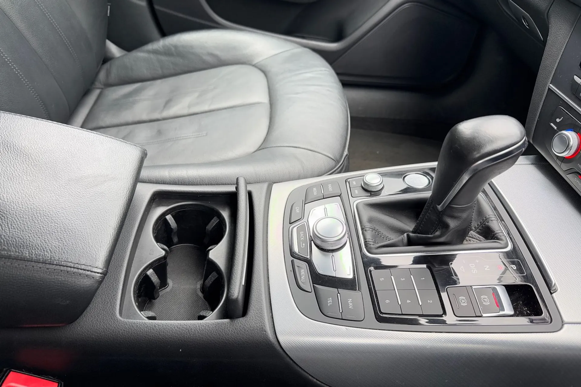 Audi A6 thumbnail image number 43