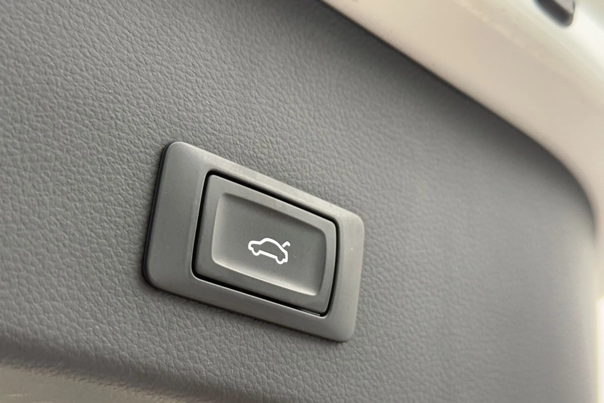 Audi A6 thumbnail image number 20