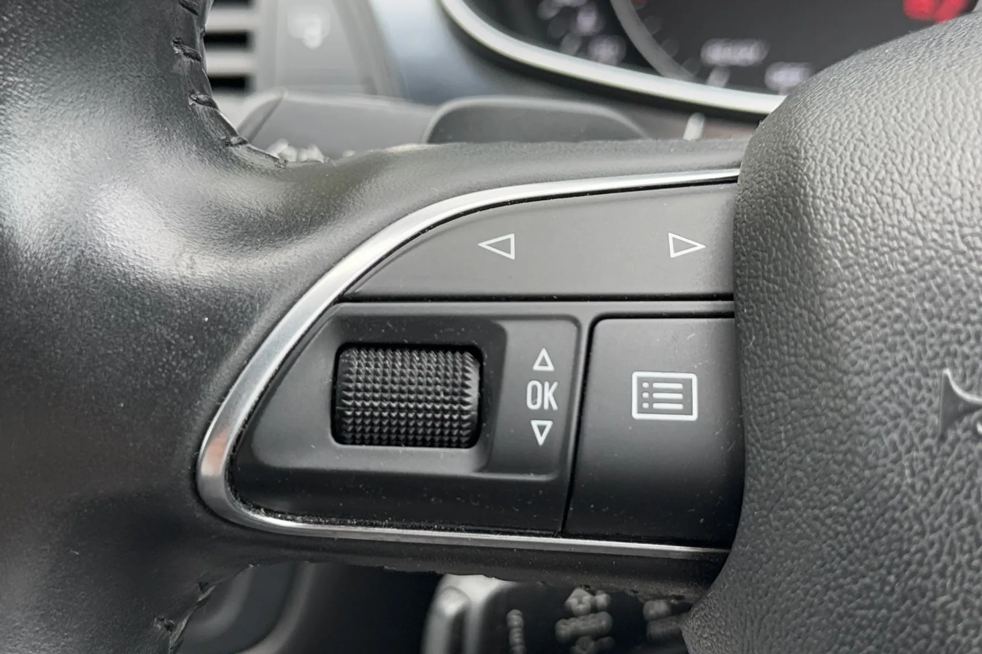 Audi A6 thumbnail image number 37