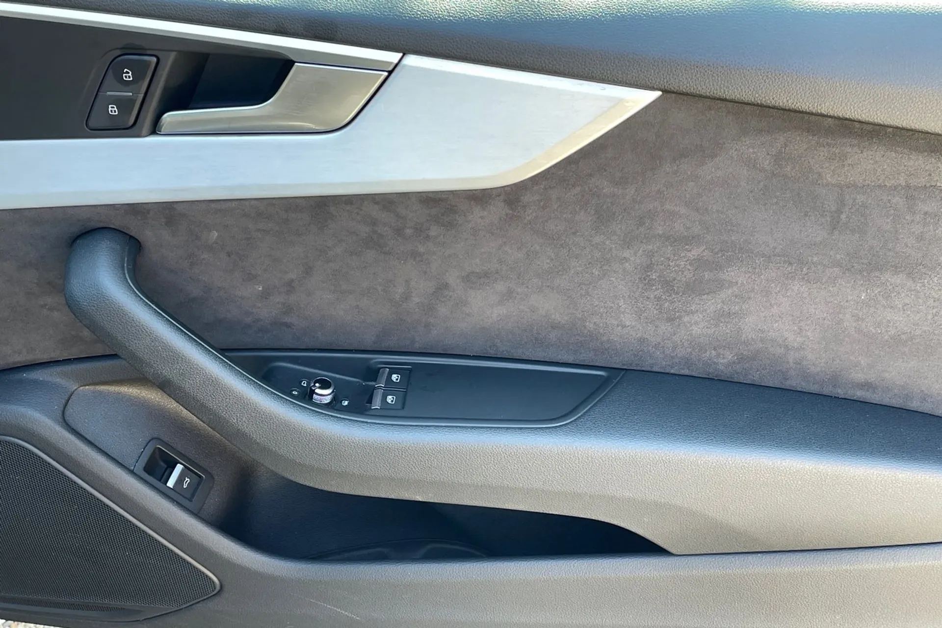 Audi A5 thumbnail image number 41