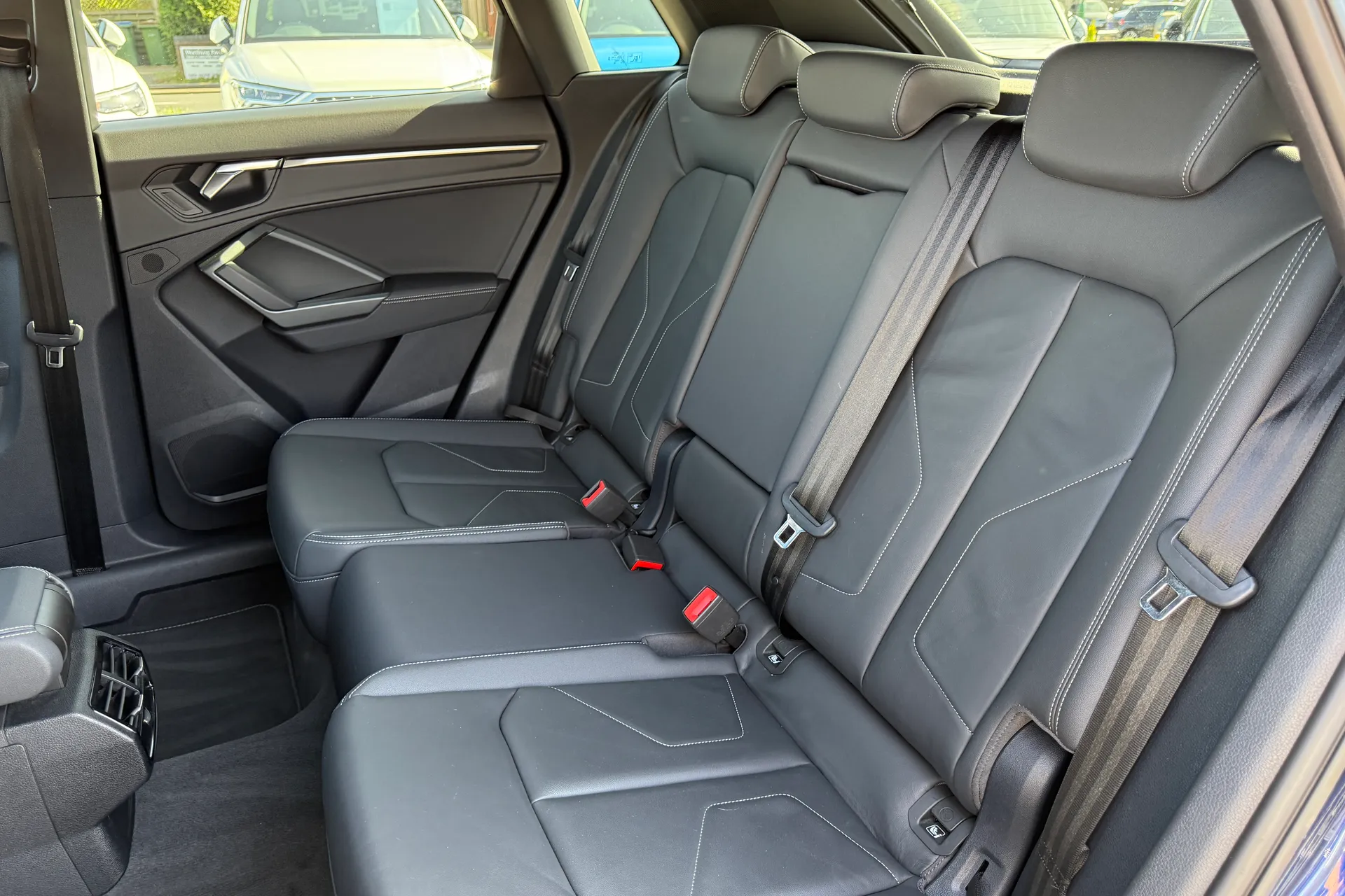 Audi Q3 thumbnail image number 39