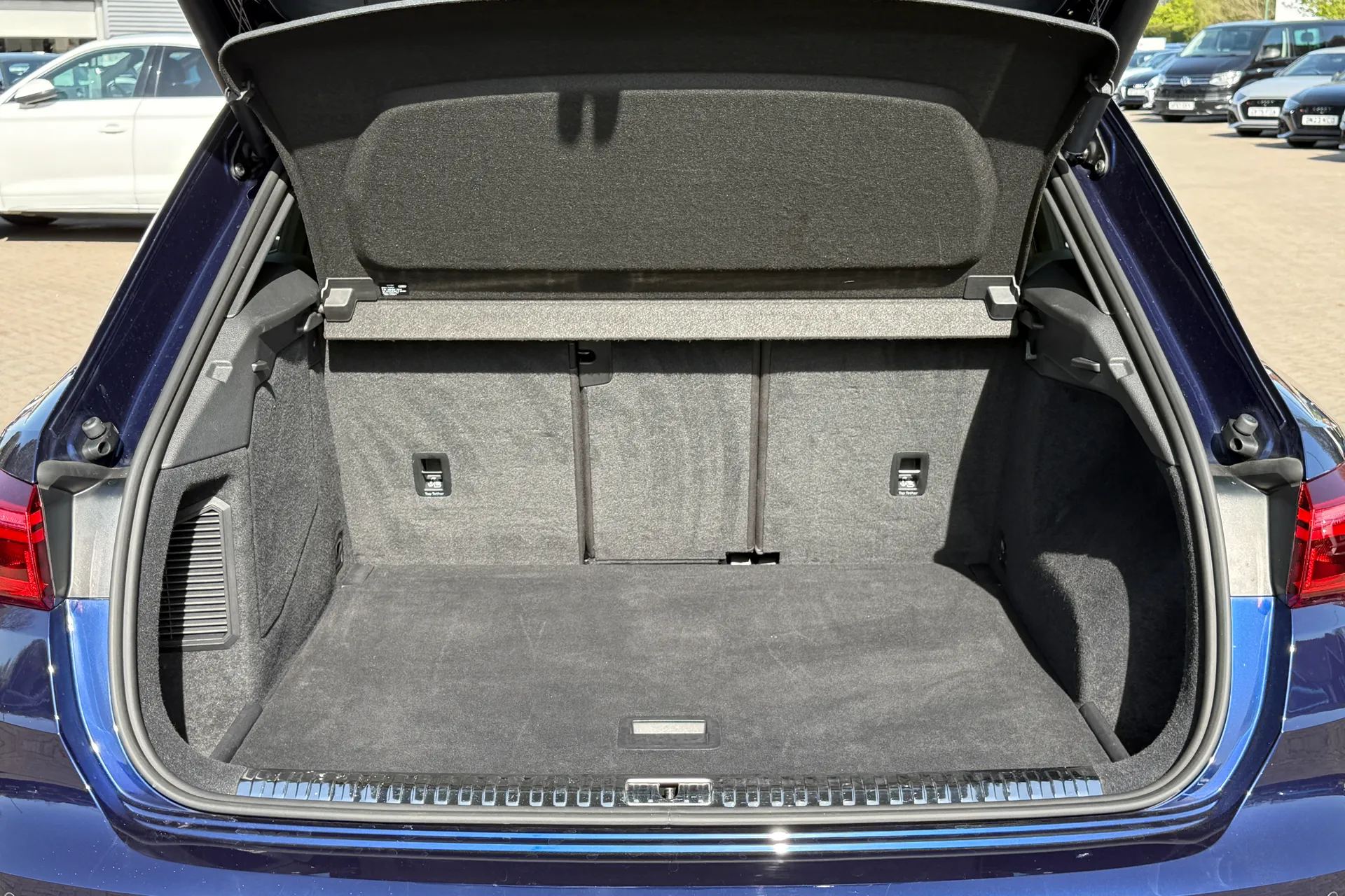 Audi Q3 thumbnail image number 31