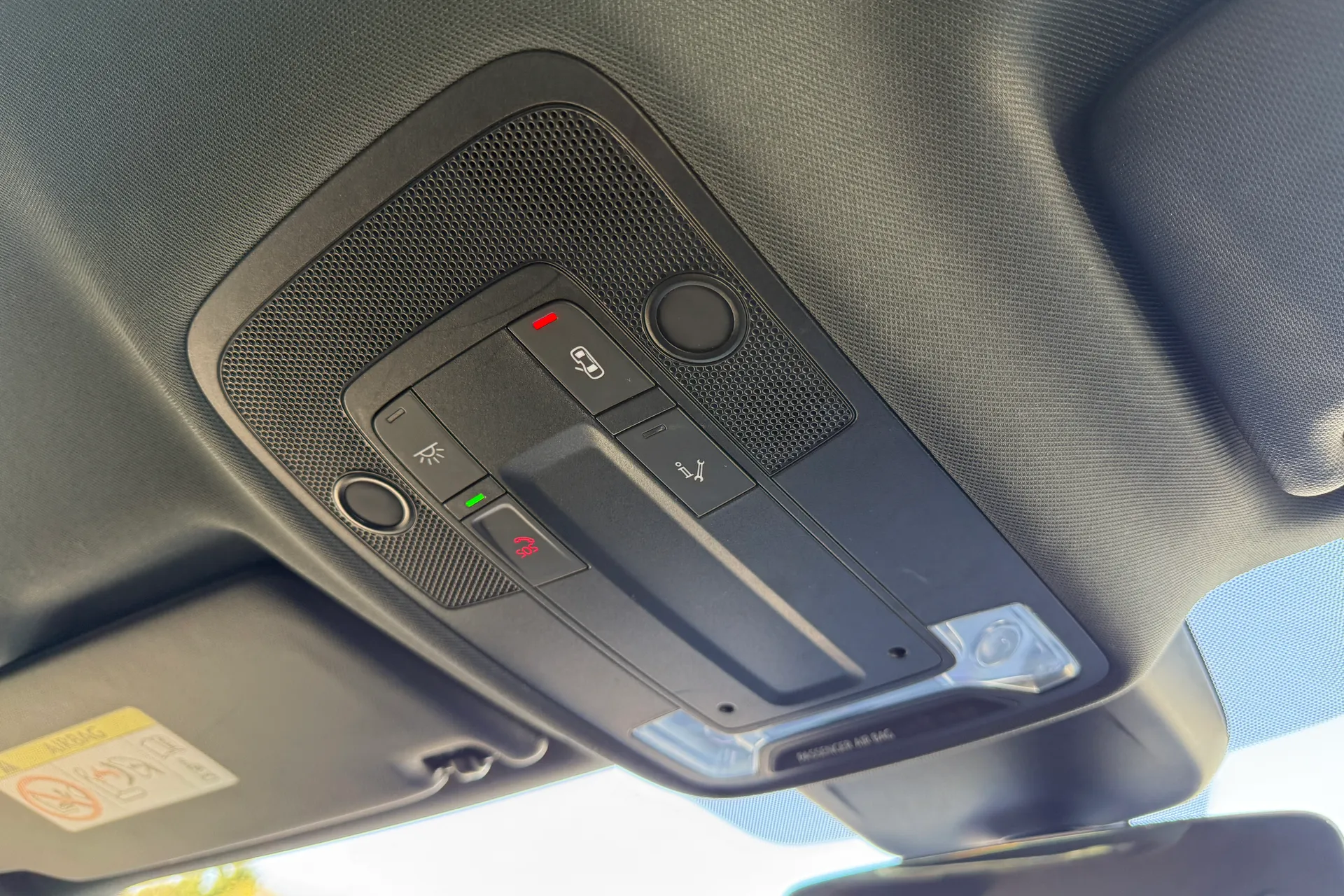 Audi Q3 thumbnail image number 16