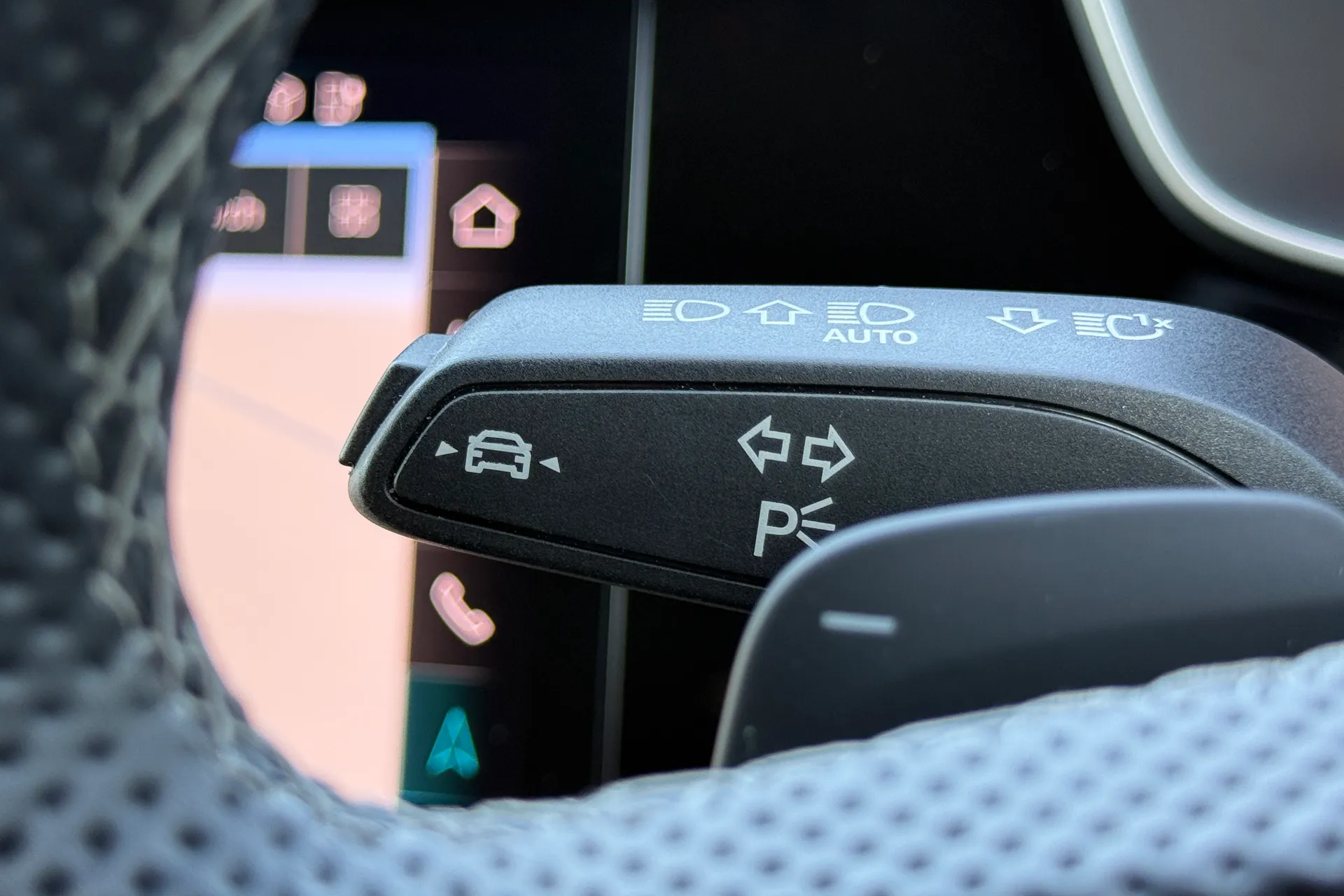 Audi Q3 thumbnail image number 14
