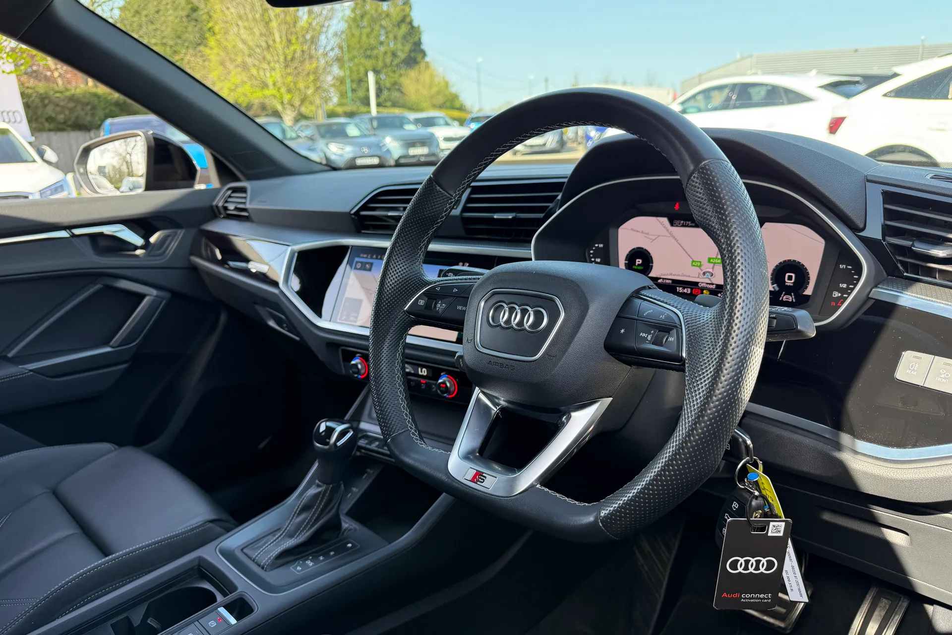 Audi Q3 thumbnail image number 24