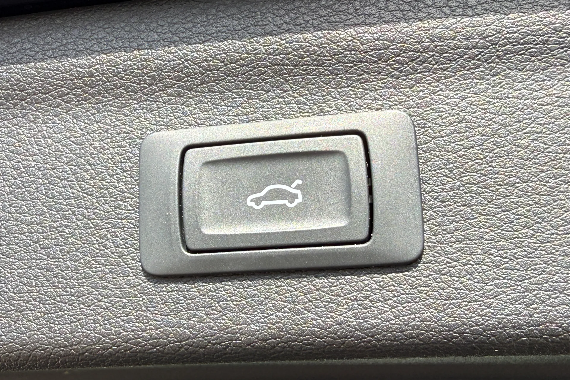 Audi Q3 thumbnail image number 33