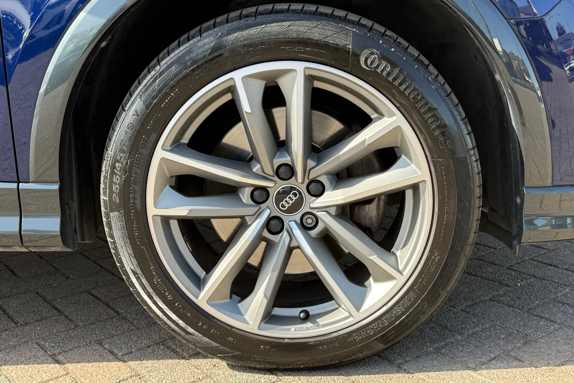 Audi Q3 thumbnail image number 44