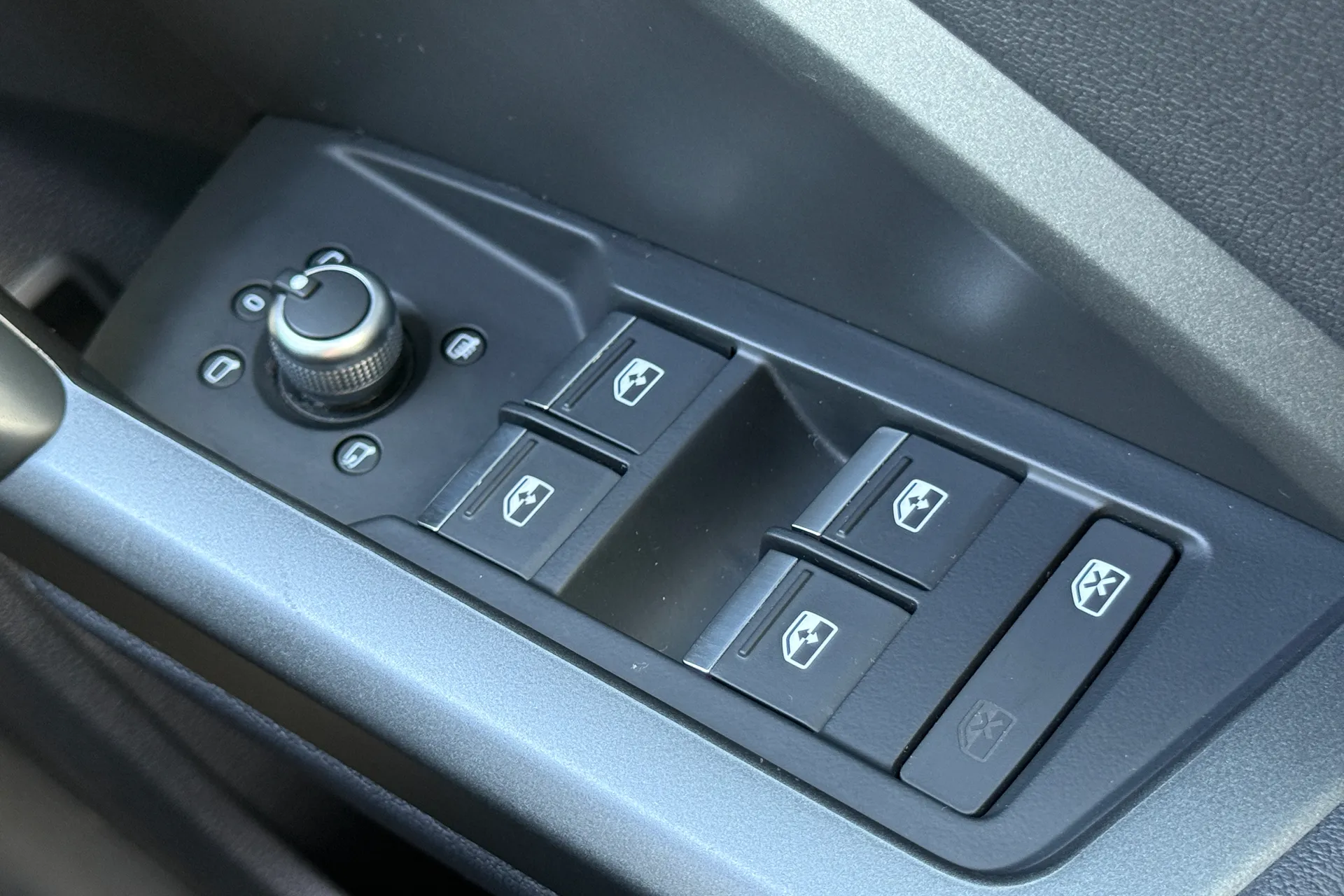 Audi Q3 thumbnail image number 15