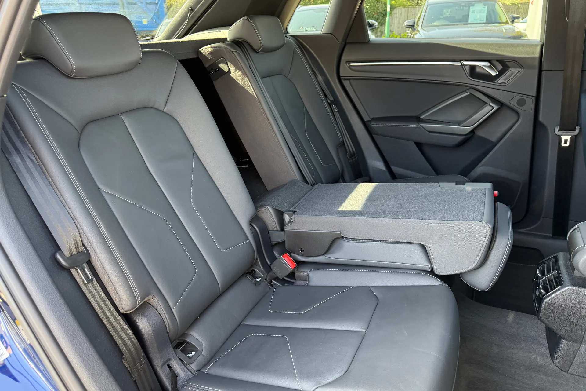 Audi Q3 thumbnail image number 43