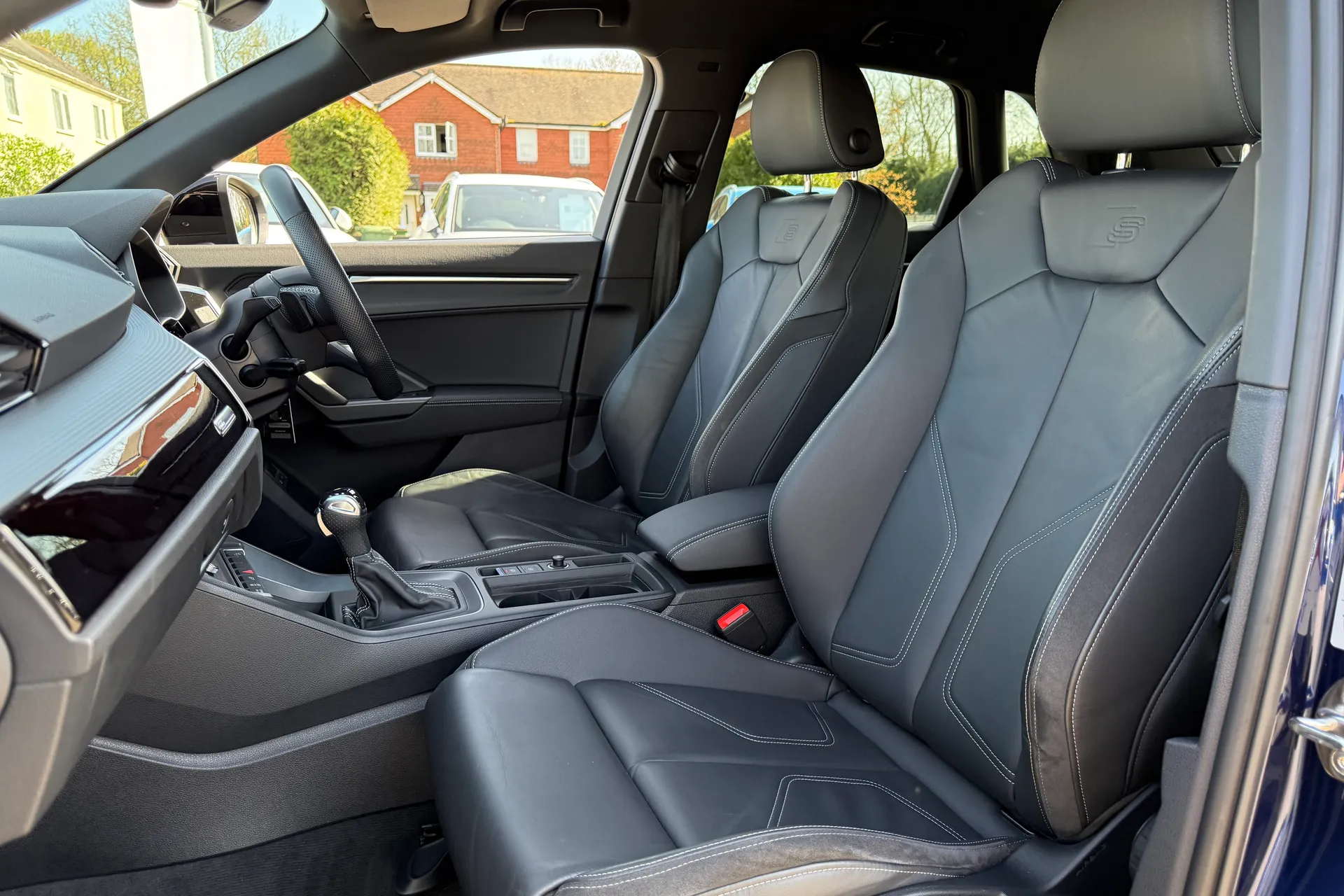 Audi Q3 thumbnail image number 26