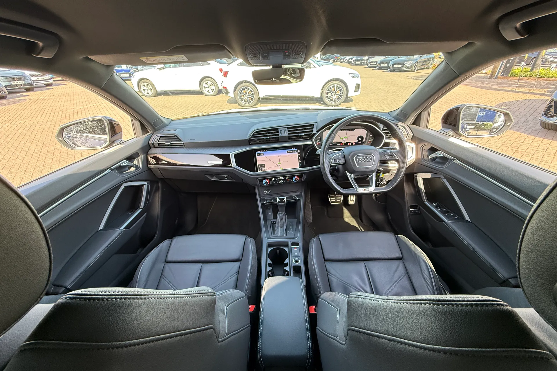Audi Q3 thumbnail image number 3