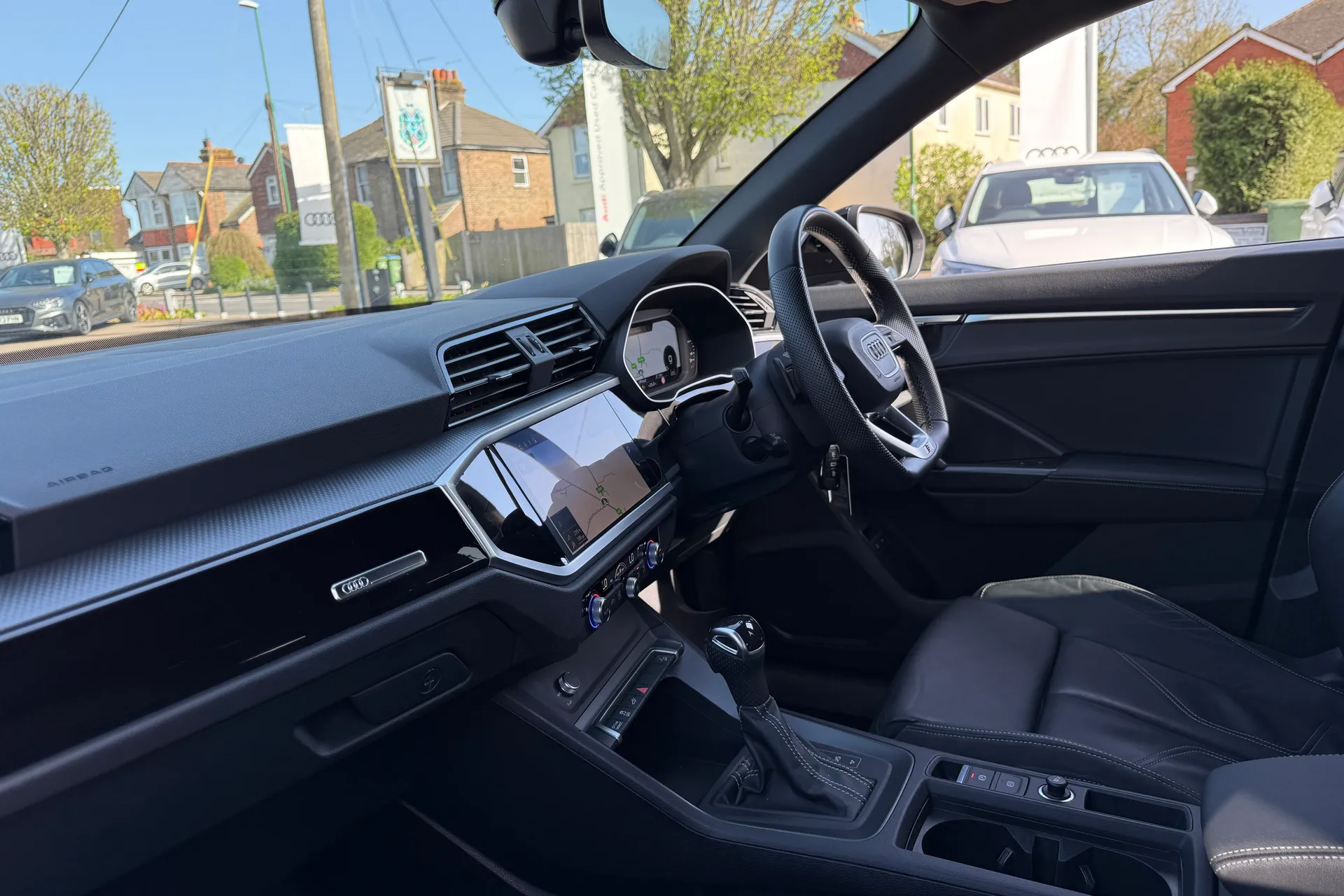 Audi Q3 thumbnail image number 25