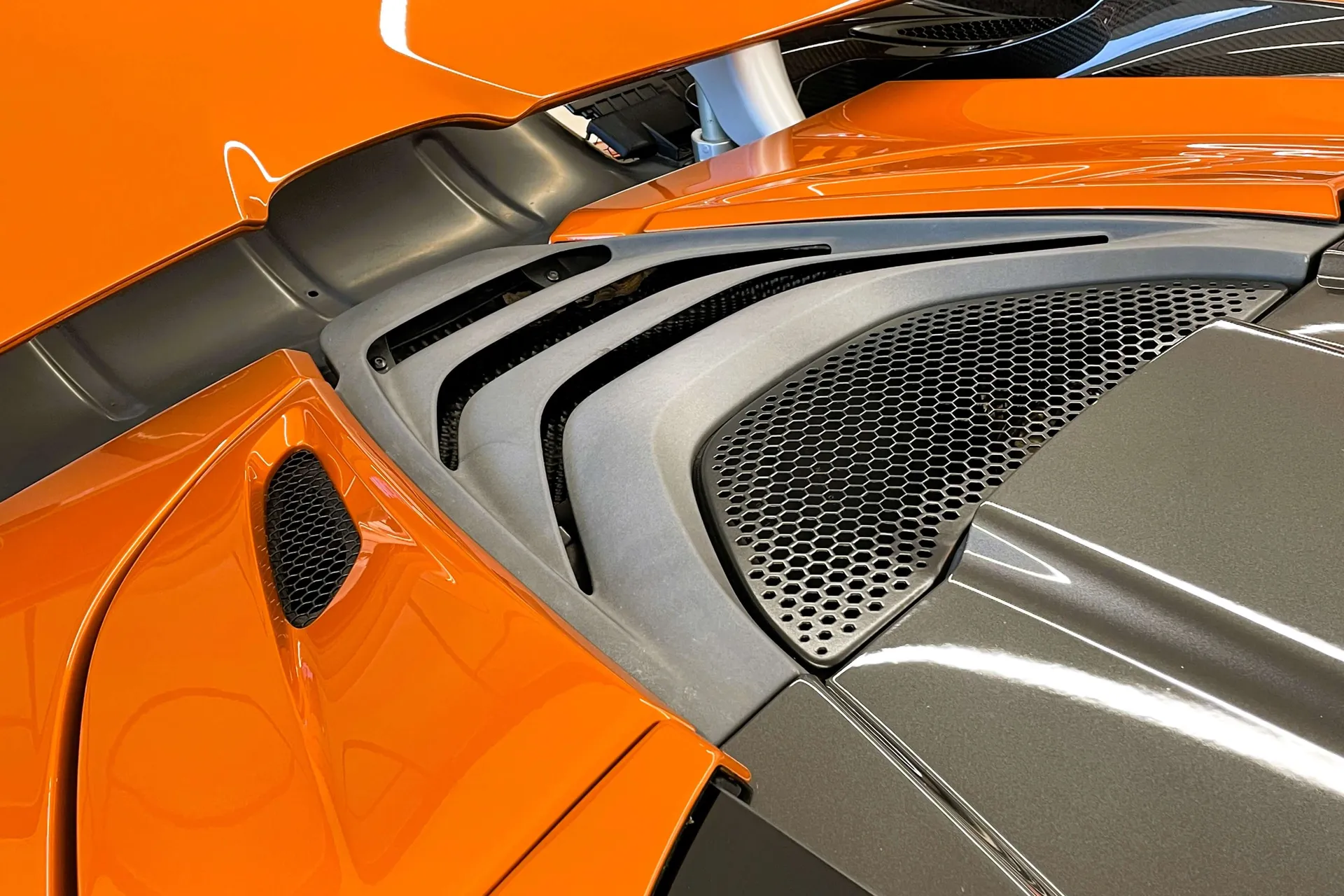 McLaren 720 thumbnail image number 8