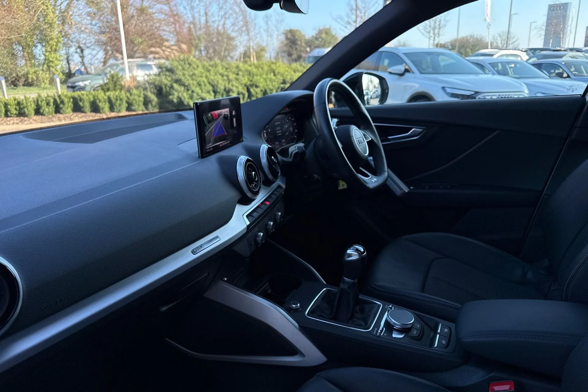 Audi Q2 thumbnail image number 21