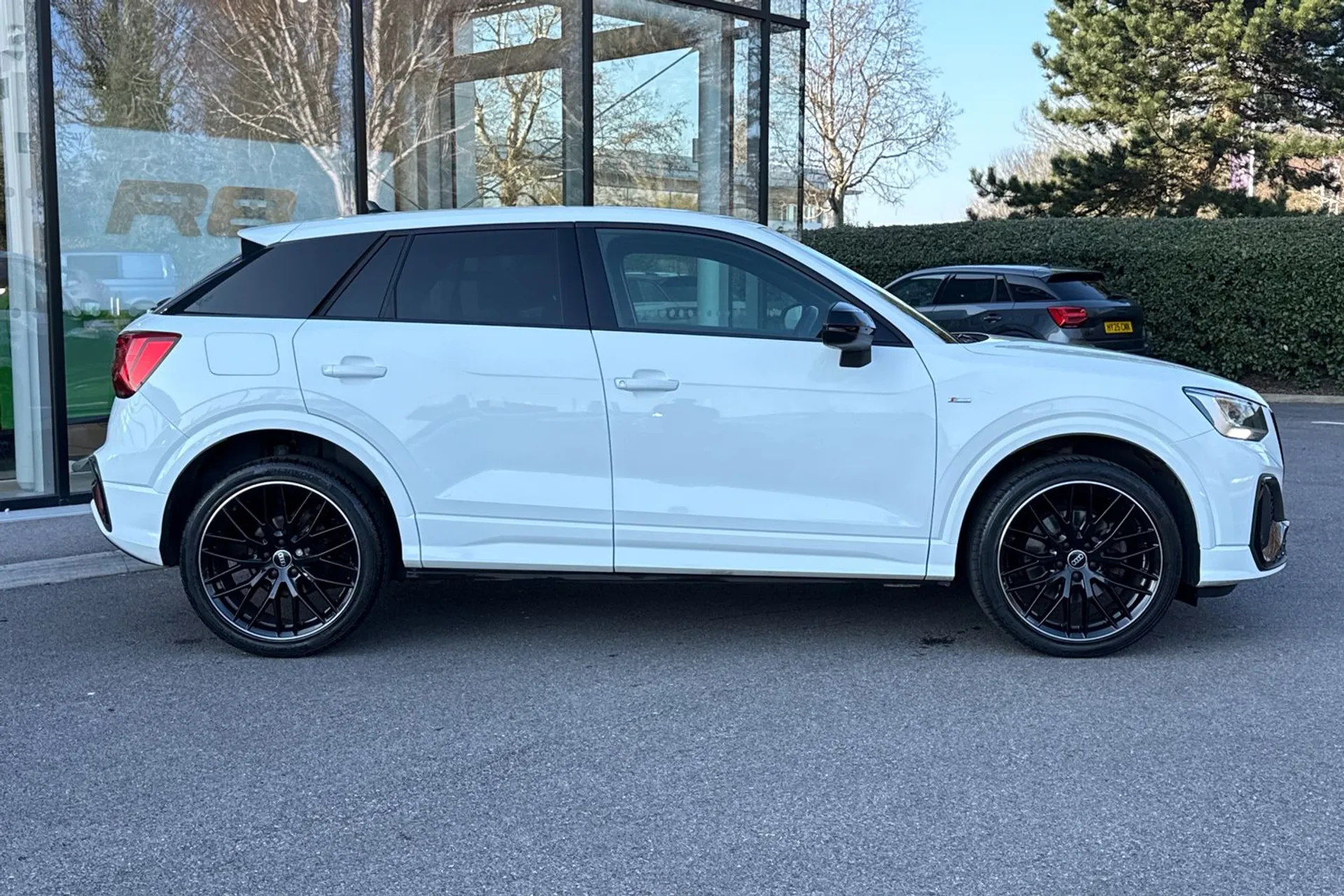 Audi Q2 thumbnail image number 2