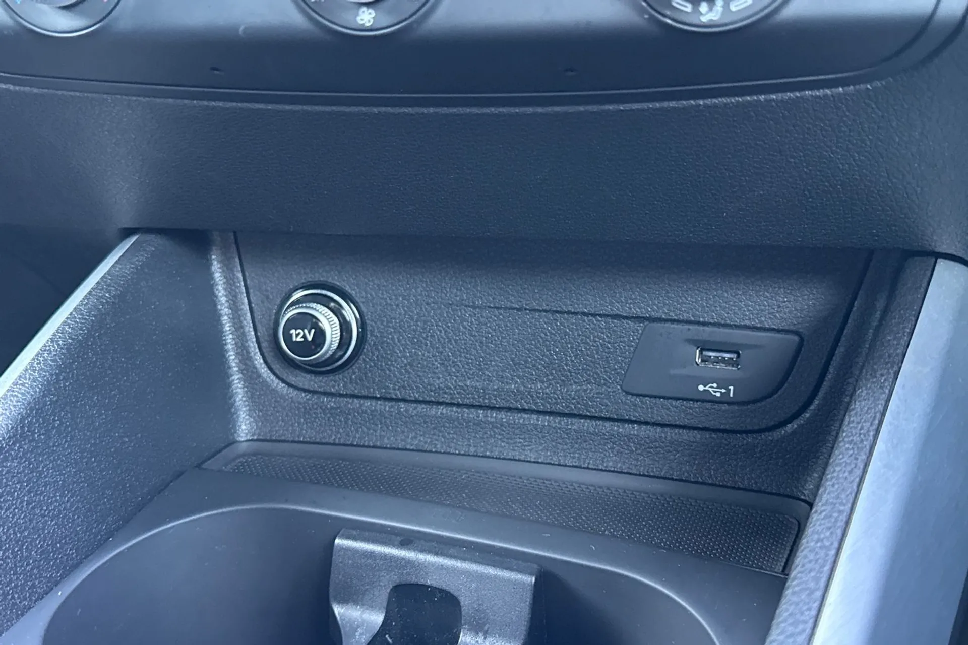 Audi Q2 thumbnail image number 41