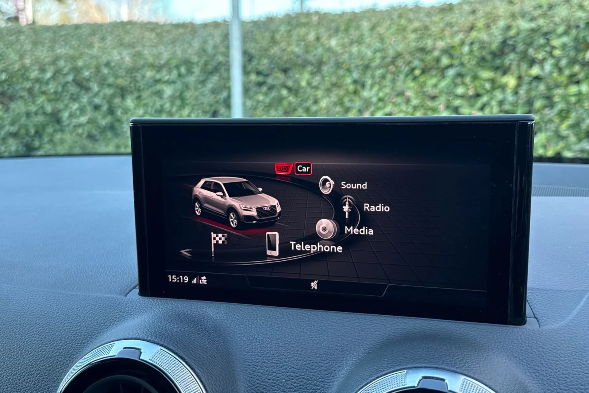 Audi Q2 thumbnail image number 22