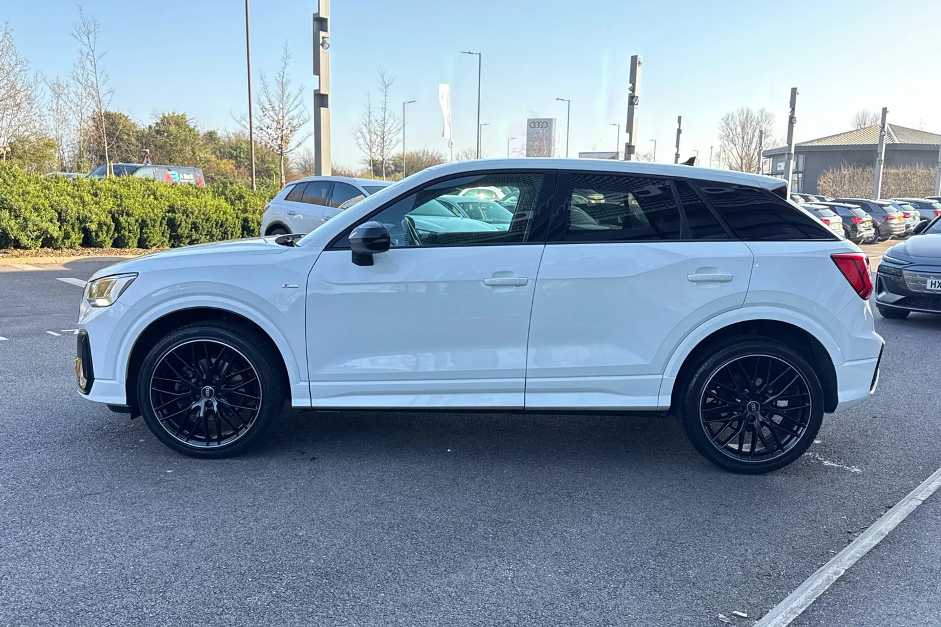 Audi Q2 thumbnail image number 18