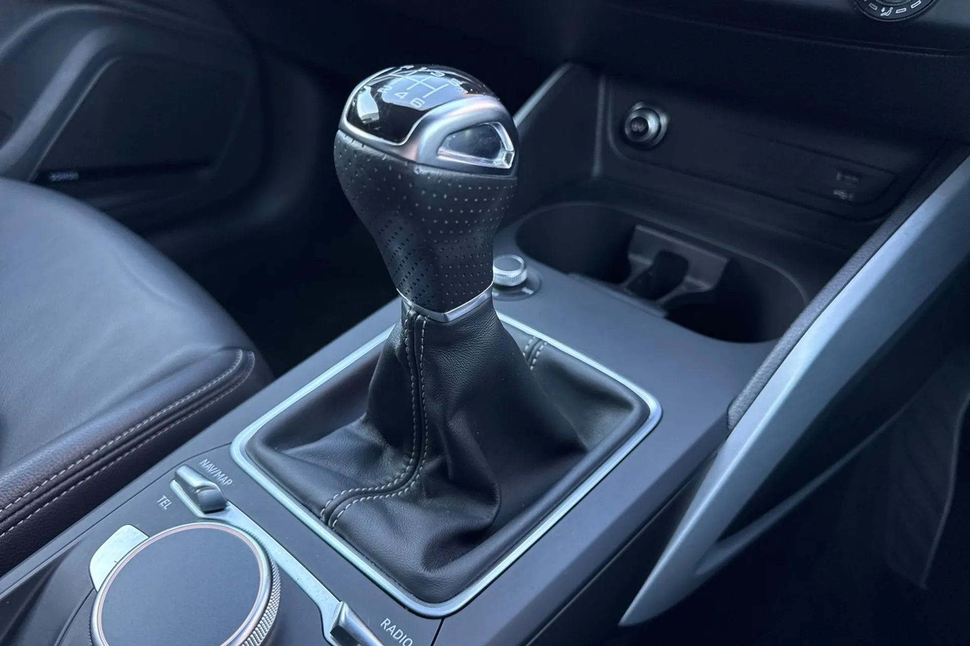 Audi Q2 thumbnail image number 9