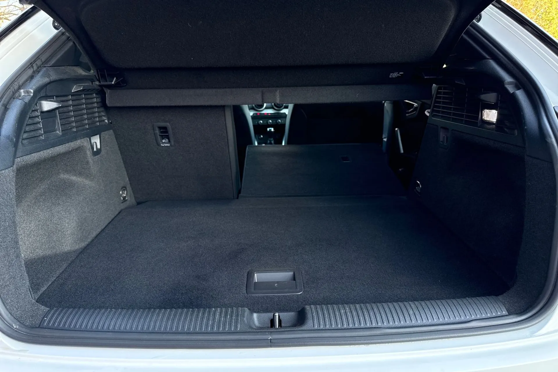 Audi Q2 thumbnail image number 39