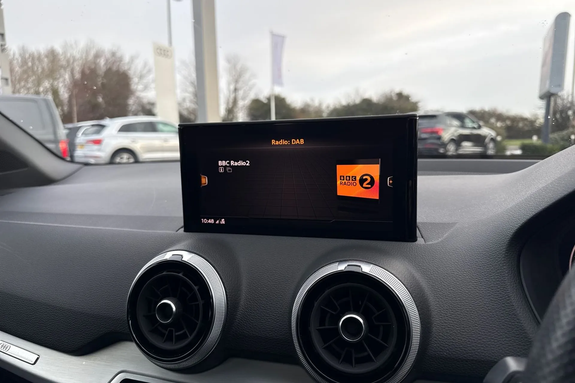 Audi Q2 thumbnail image number 17