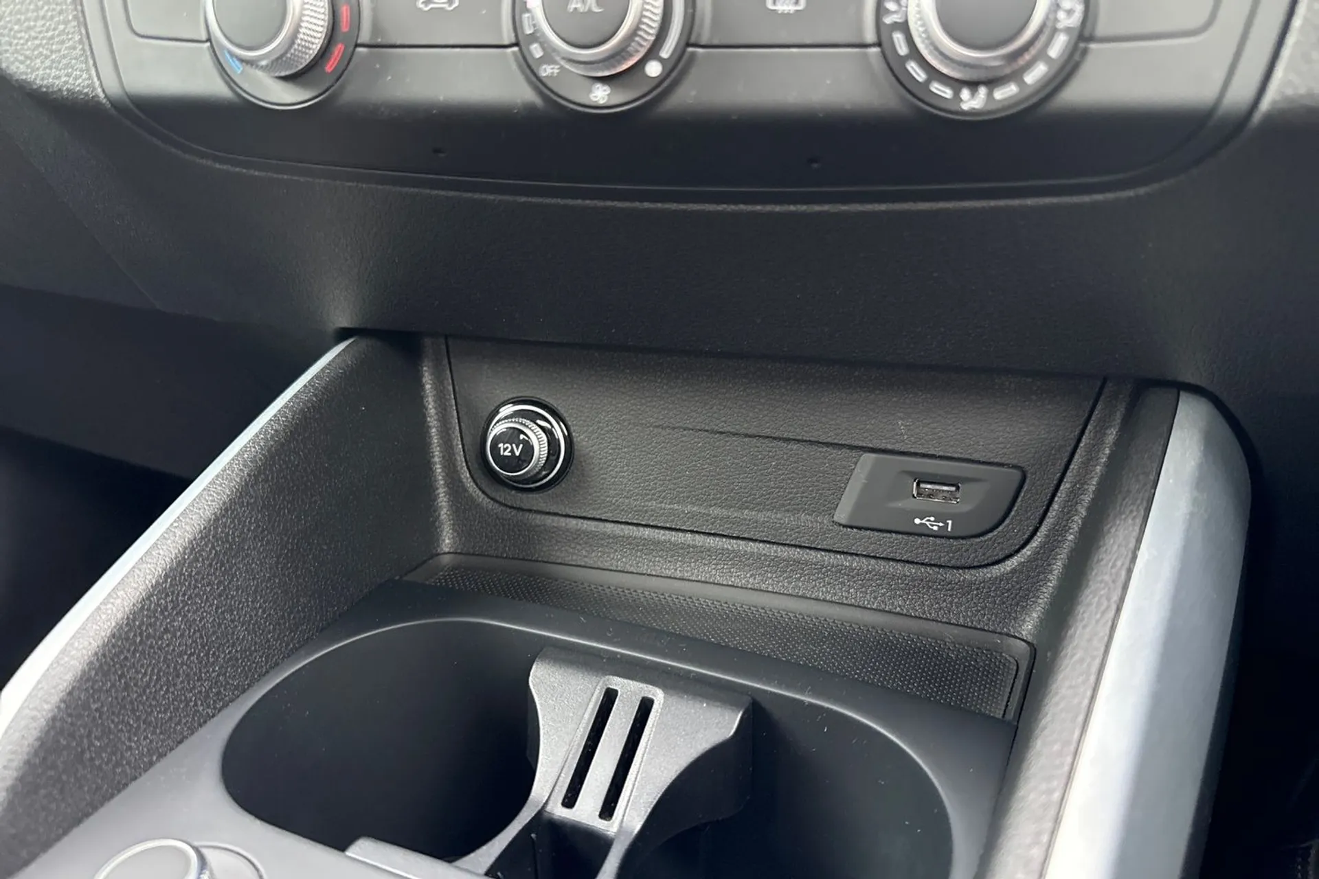 Audi Q2 thumbnail image number 41