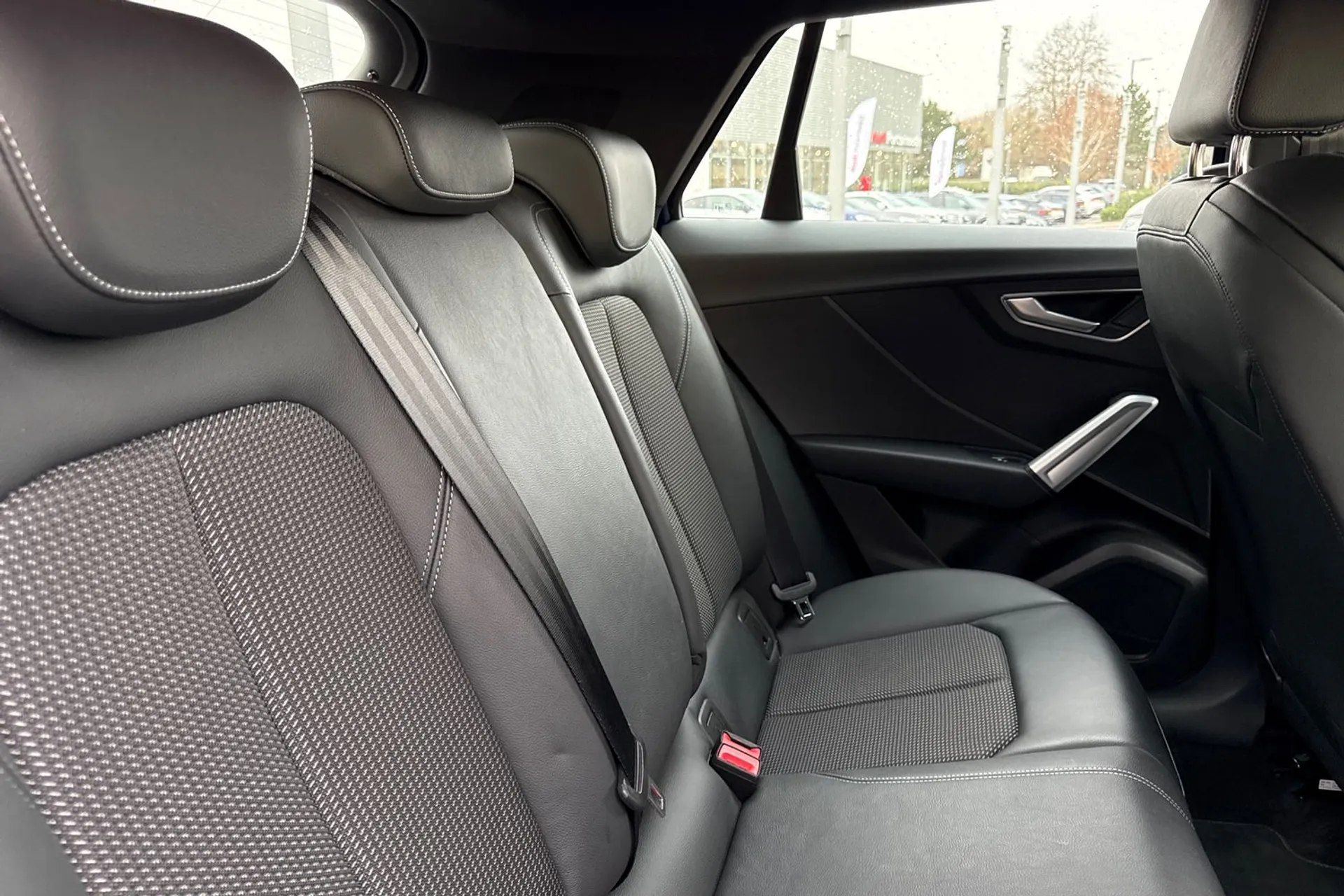 Audi Q2 thumbnail image number 21