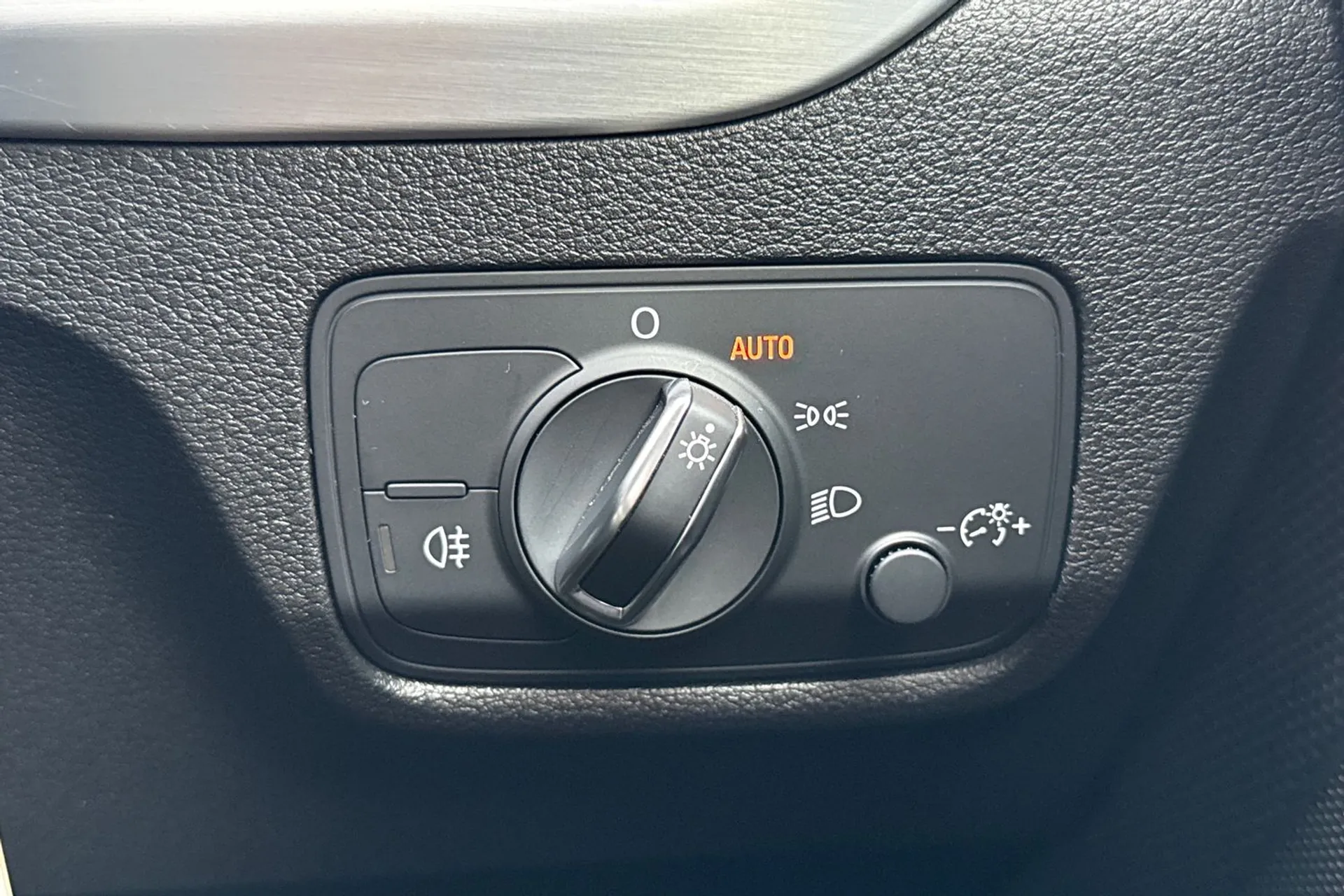 Audi Q2 thumbnail image number 42