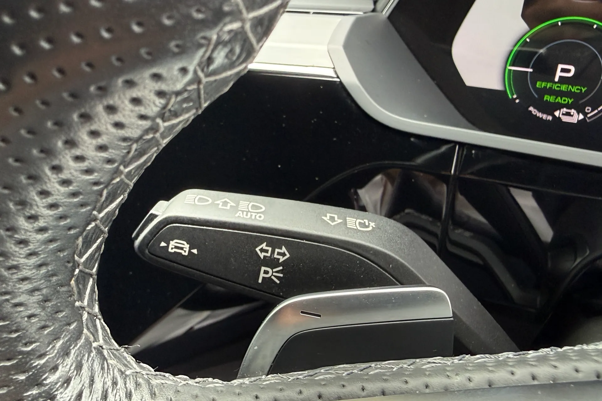 Audi e-tron thumbnail image number 54