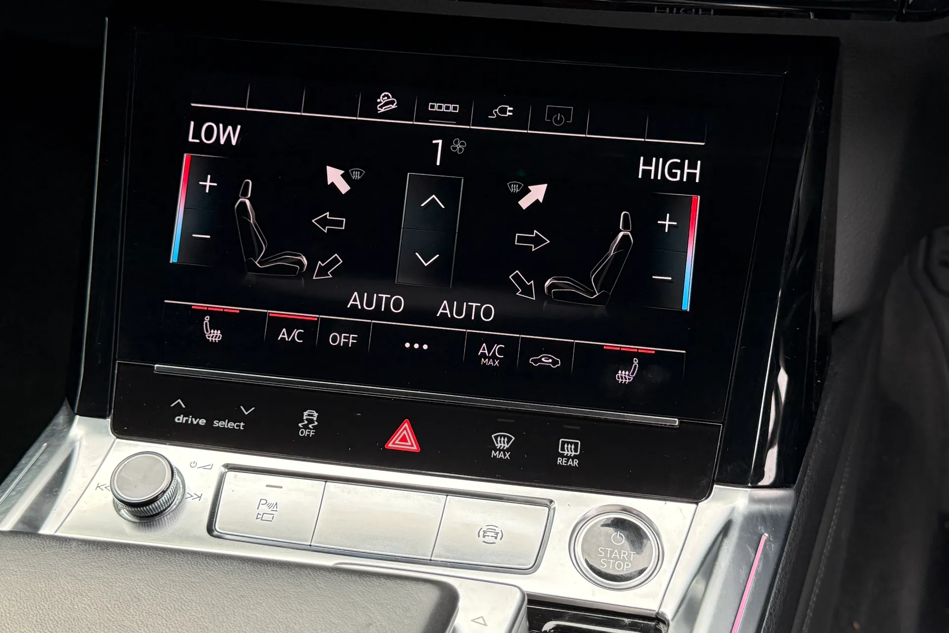 Audi e-tron thumbnail image number 45