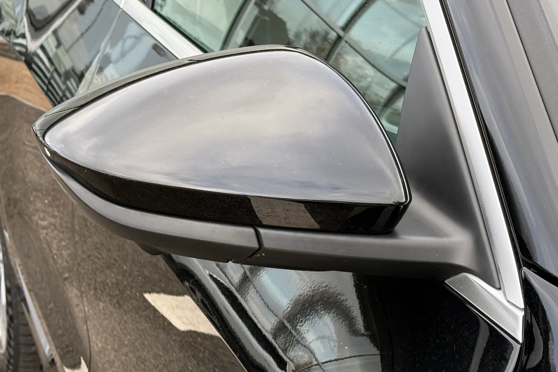 Audi e-tron thumbnail image number 11