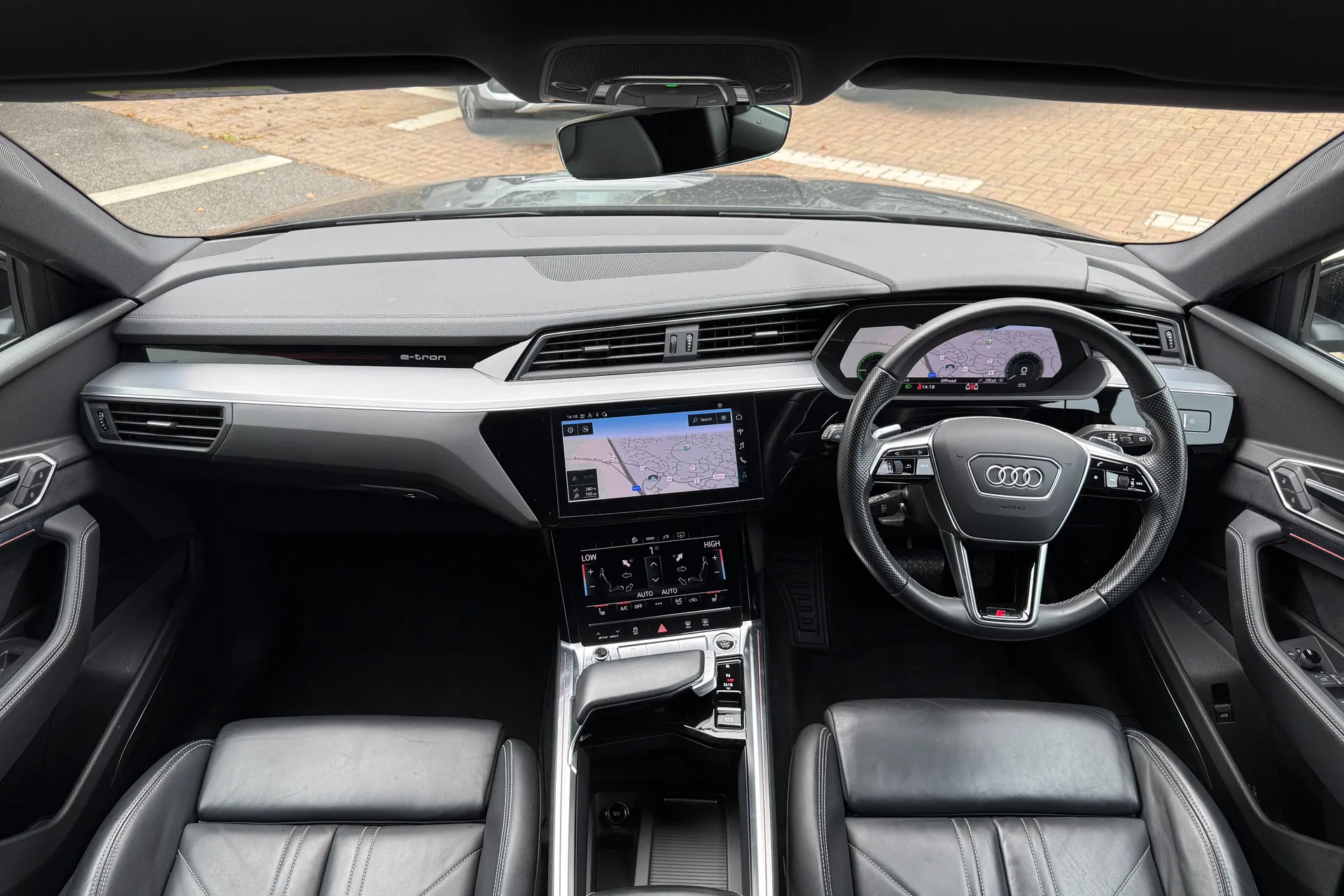 Audi e-tron thumbnail image number 62