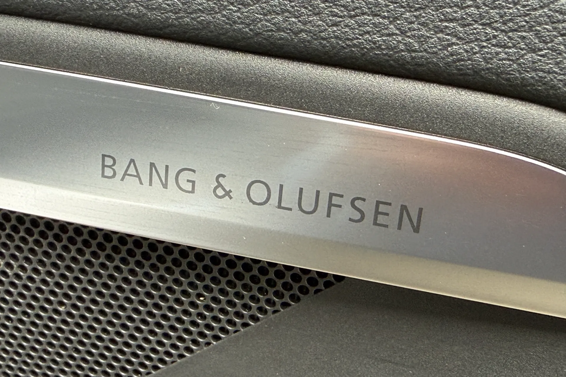 Audi e-tron thumbnail image number 40